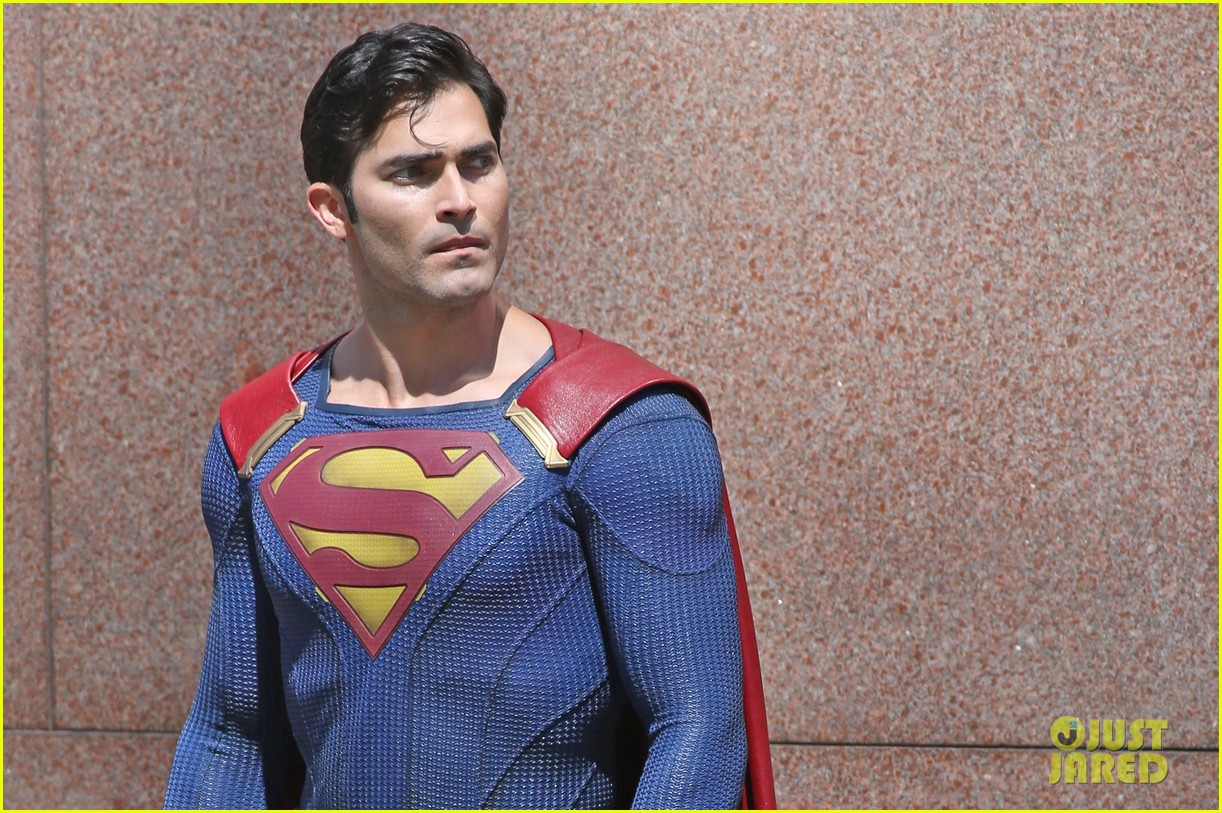 Superman Saving Supergirl Wallpapers