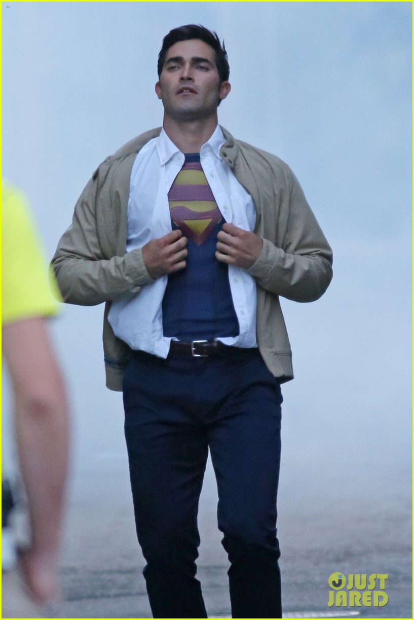 Tyler Hoechlin As Clark Kent Superman Wallpapers