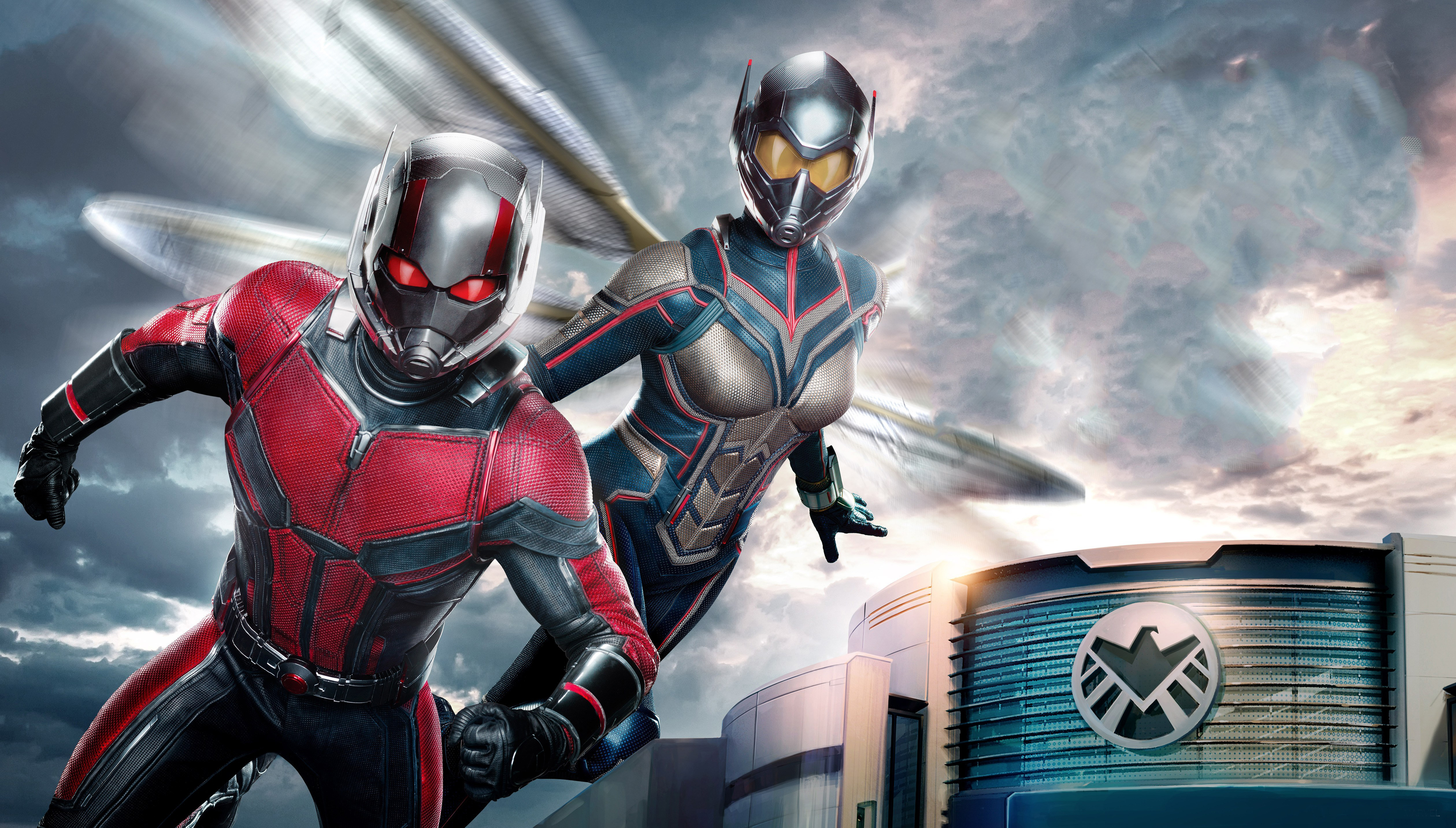 Ant-Man Riding Ant In Ant-Man And The Wasp Wallpapers