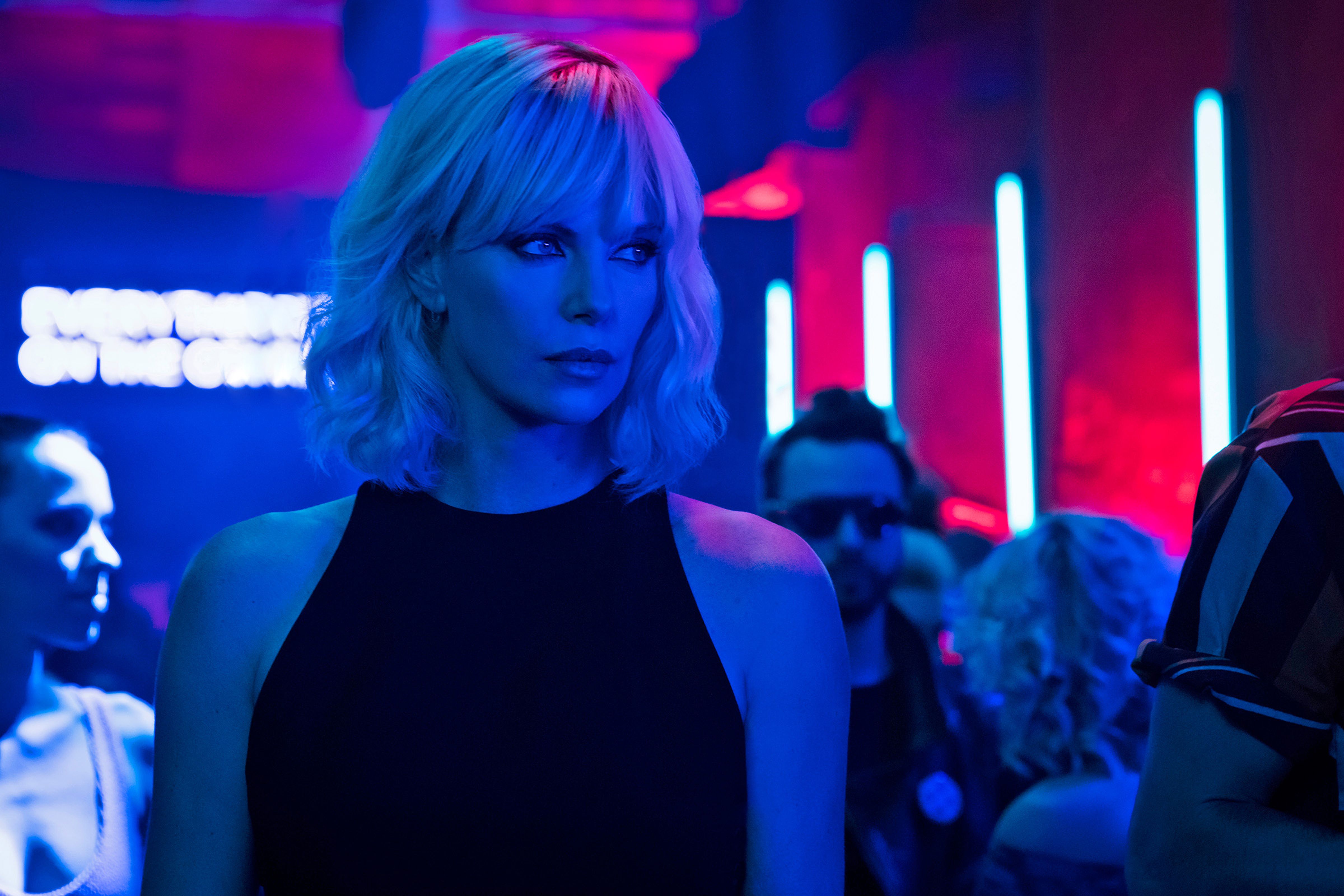 Atomic Blonde Girl Fighting Wallpapers