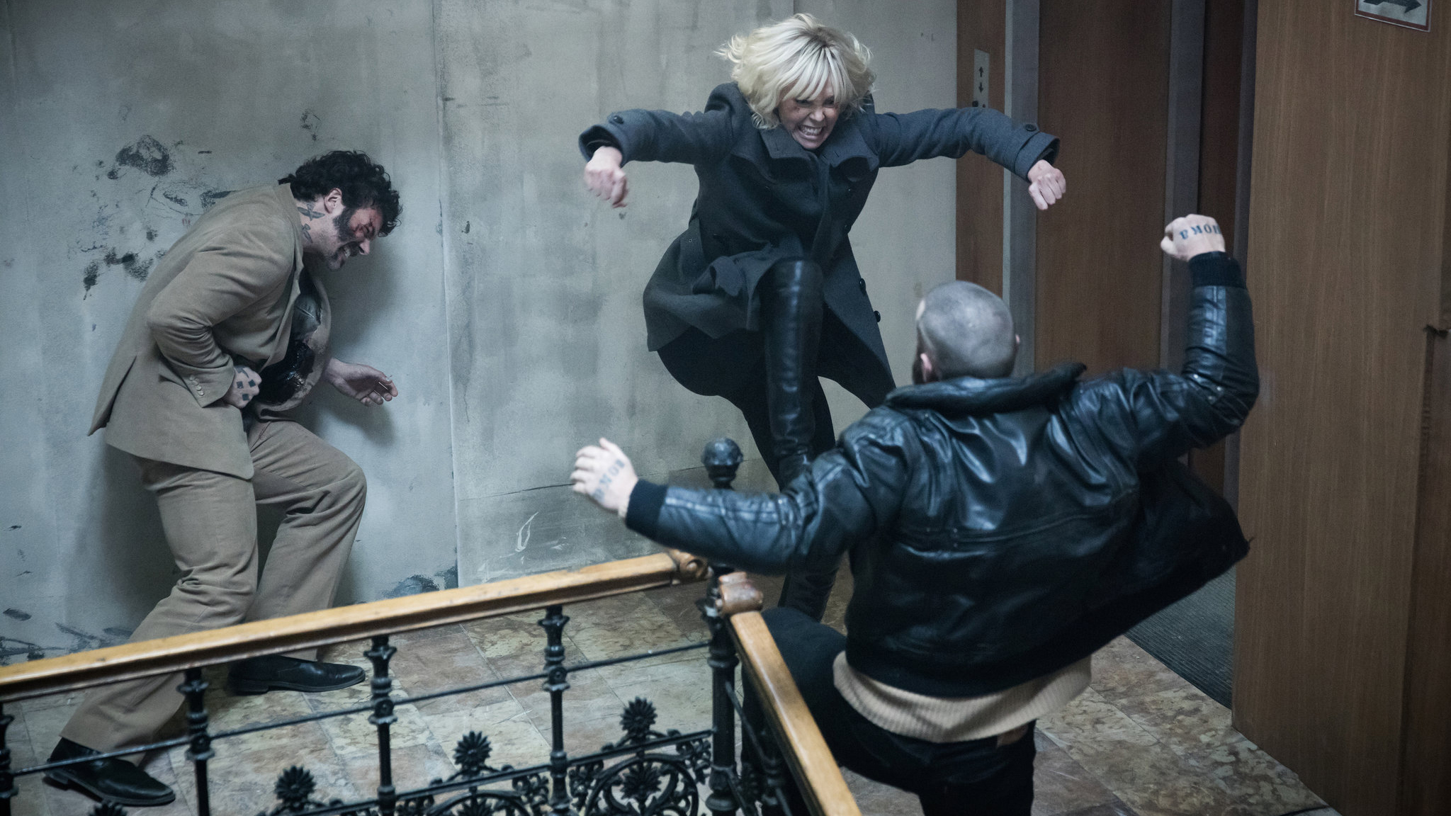 Atomic Blonde Girl Fighting Wallpapers