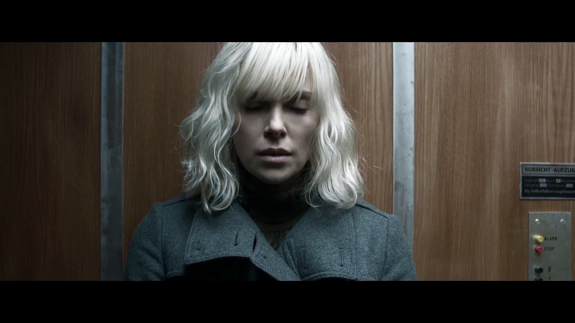 Atomic Blonde Girl Fighting Wallpapers