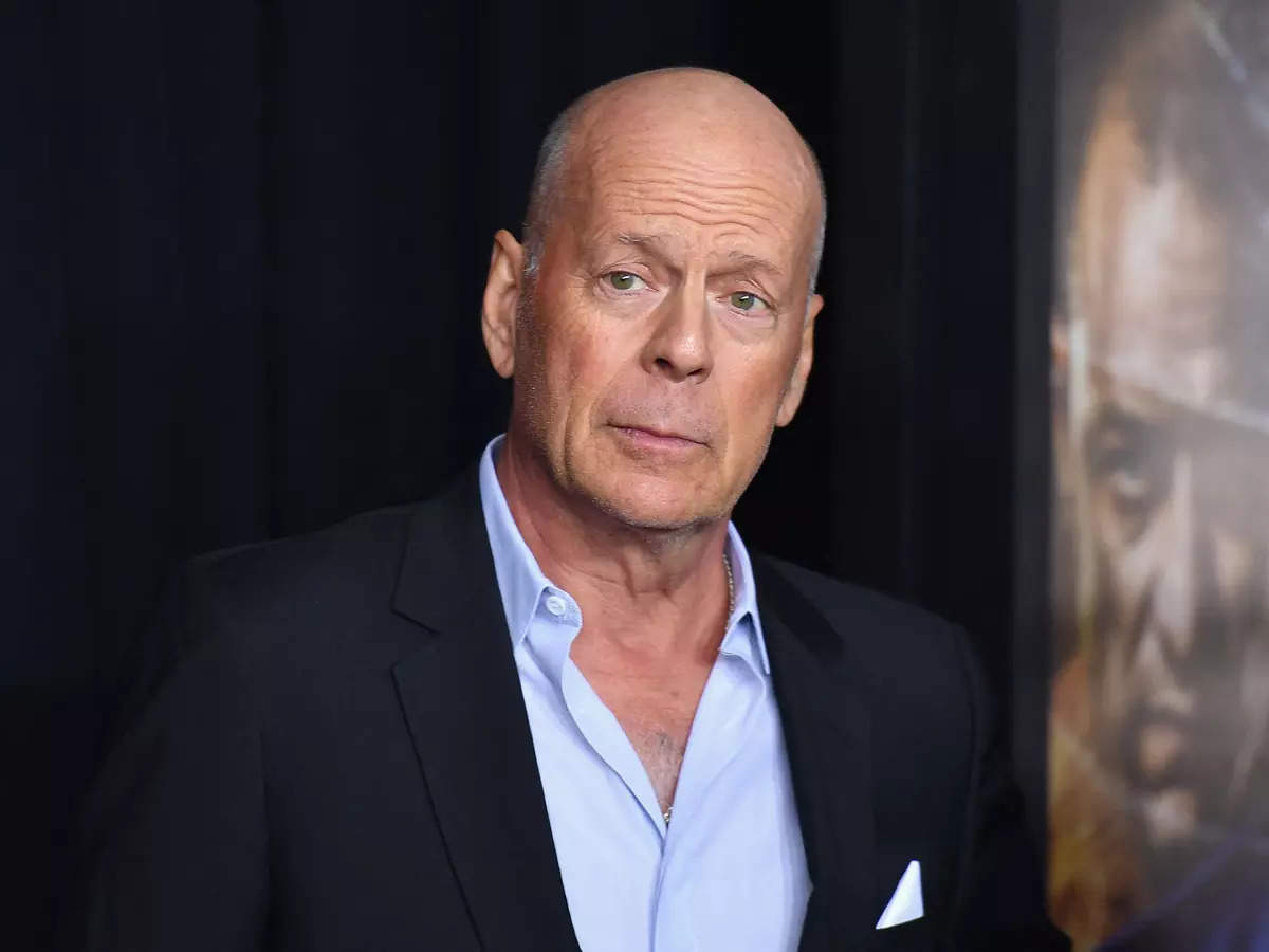 Bruce Willis Out Of Death 2021 Wallpapers