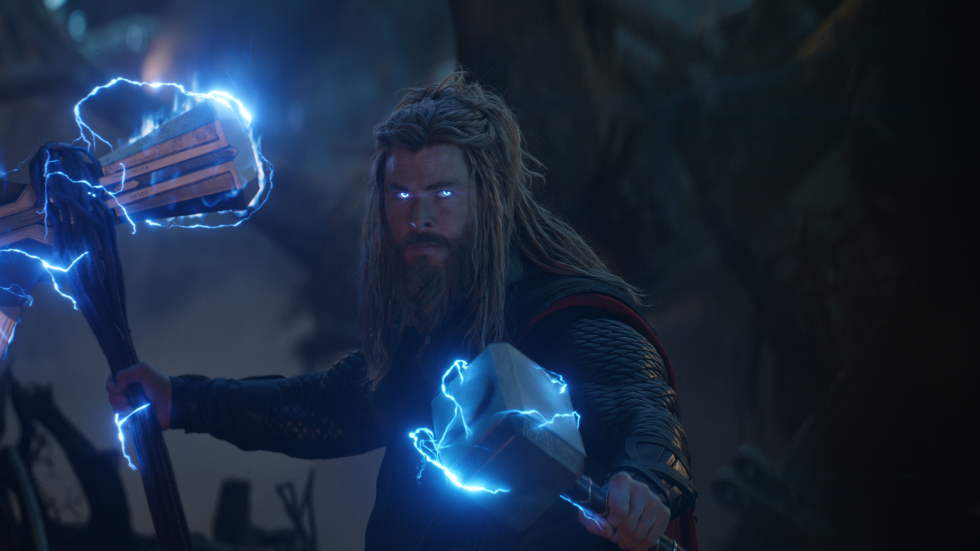 Chris Hemsworth As Thor In Avengers Wallpapers