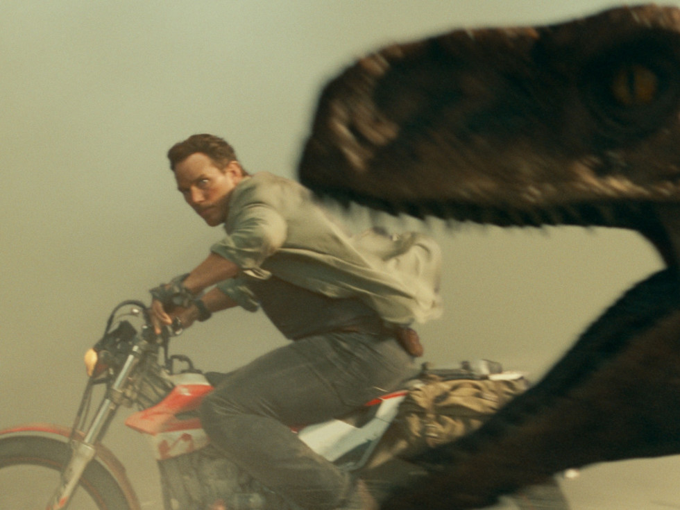 Chris Pratt Taking Selfie With Dinosaur Wallpapers