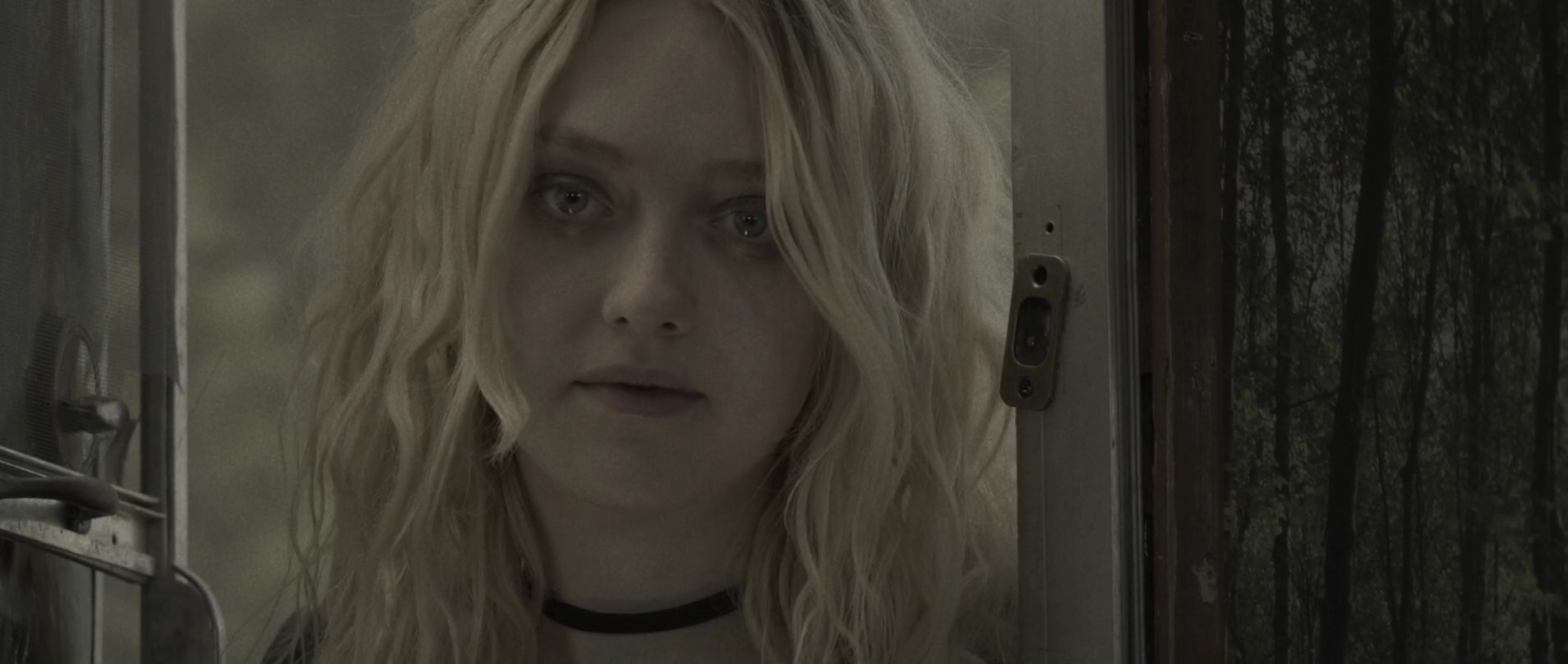 Dakota Fanning As Viena Wallpapers