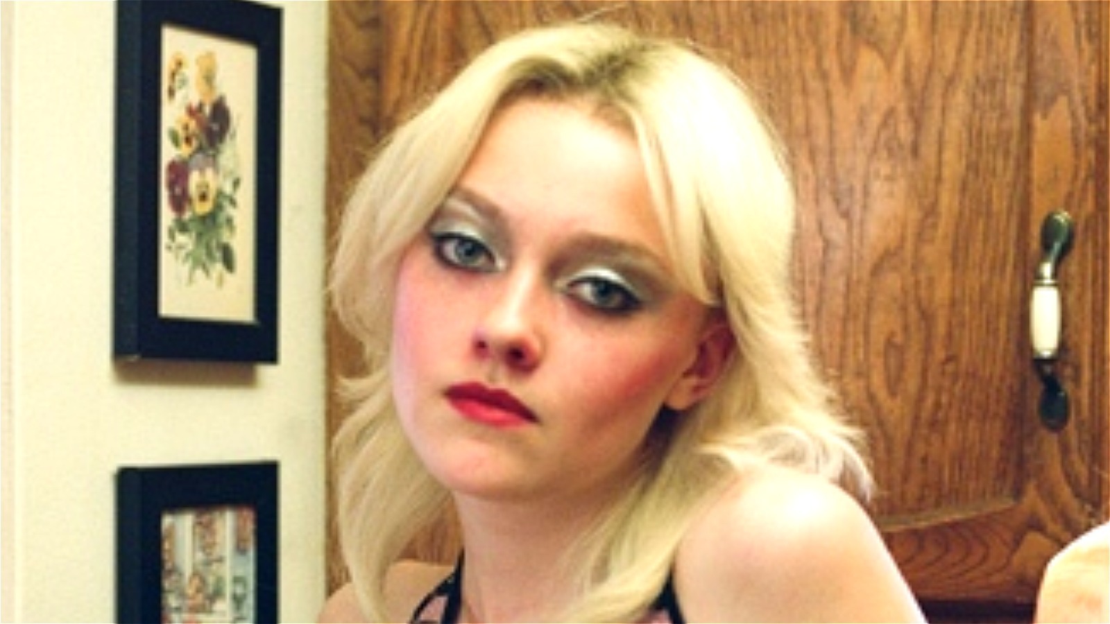 Dakota Fanning As Viena Wallpapers