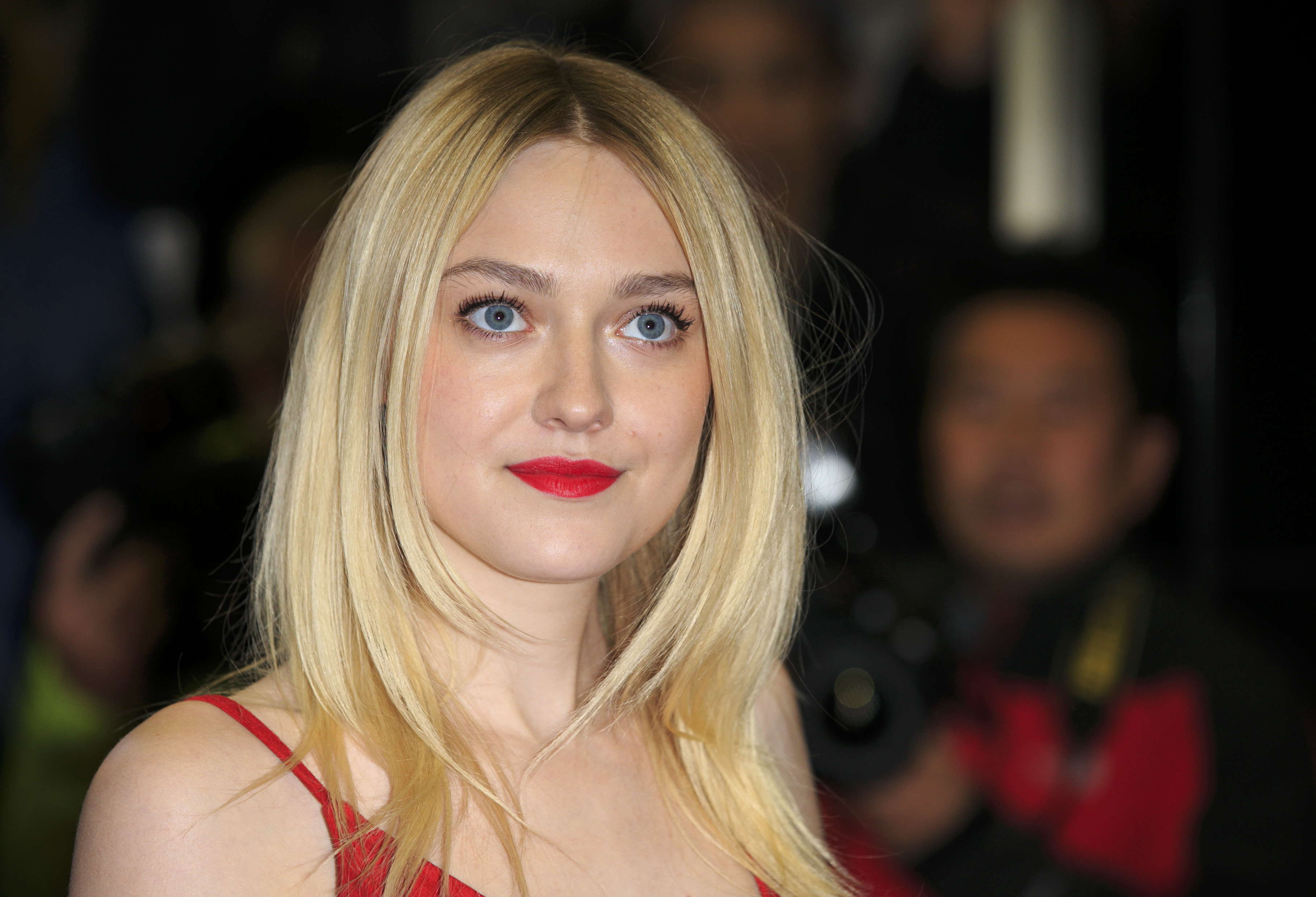 Dakota Fanning As Viena Wallpapers