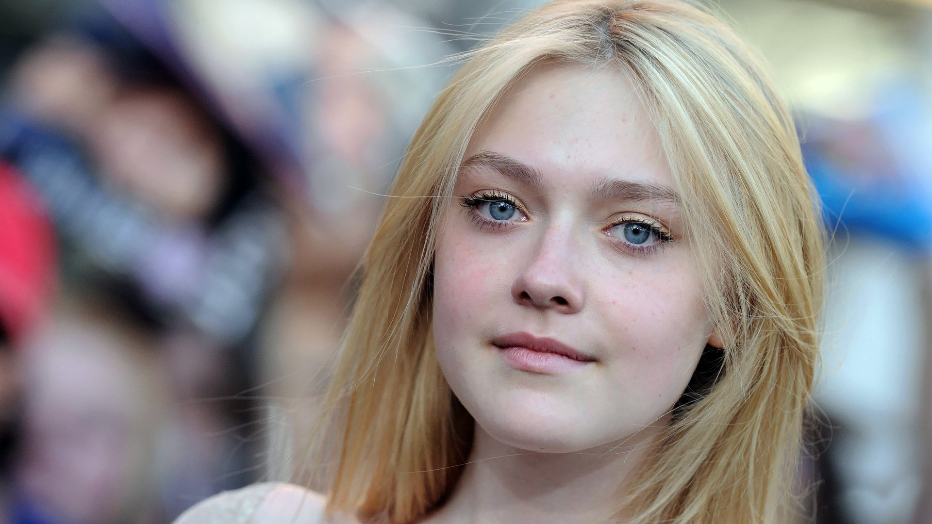 Dakota Fanning As Viena Wallpapers