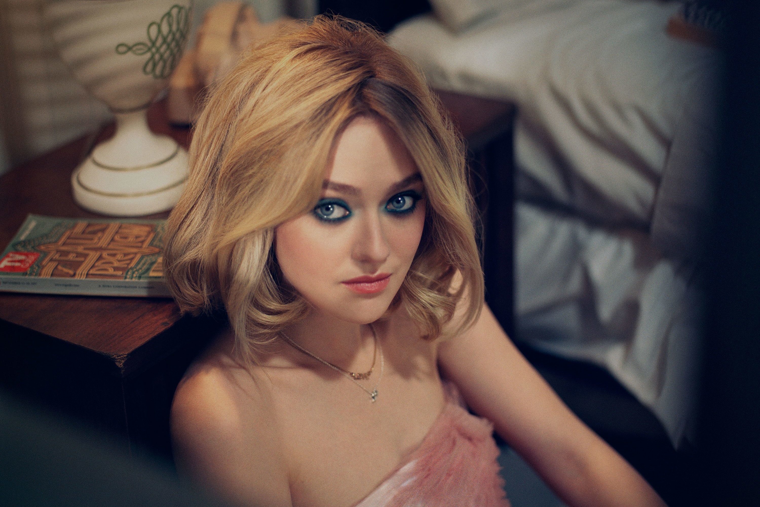 Dakota Fanning As Viena Wallpapers