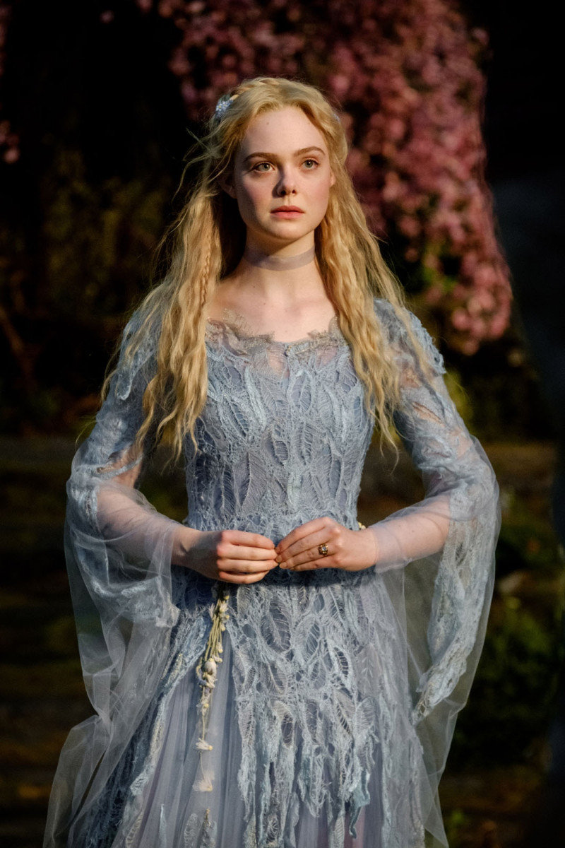 Elle Fanning As Princess Aurora In Maleficent 2 Wallpapers