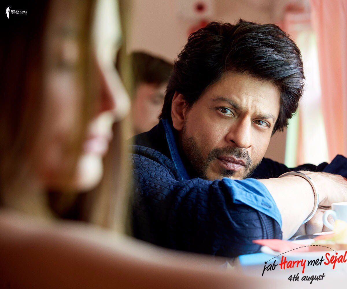 Jab Harry Met Sejal Anushka And Shahrukh Khan Romance Wallpapers