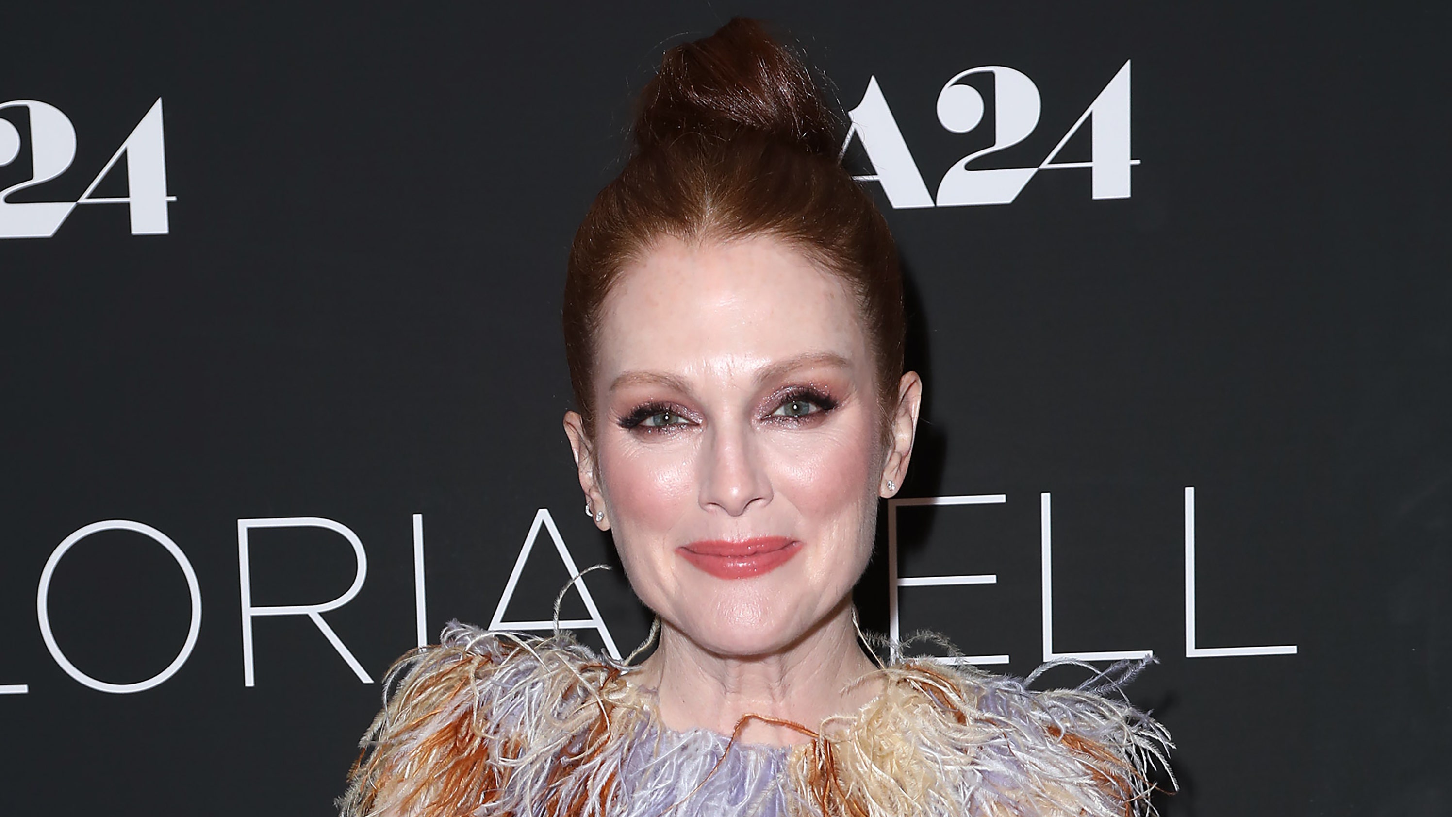 Julianne Moore In The Glorias Wallpapers