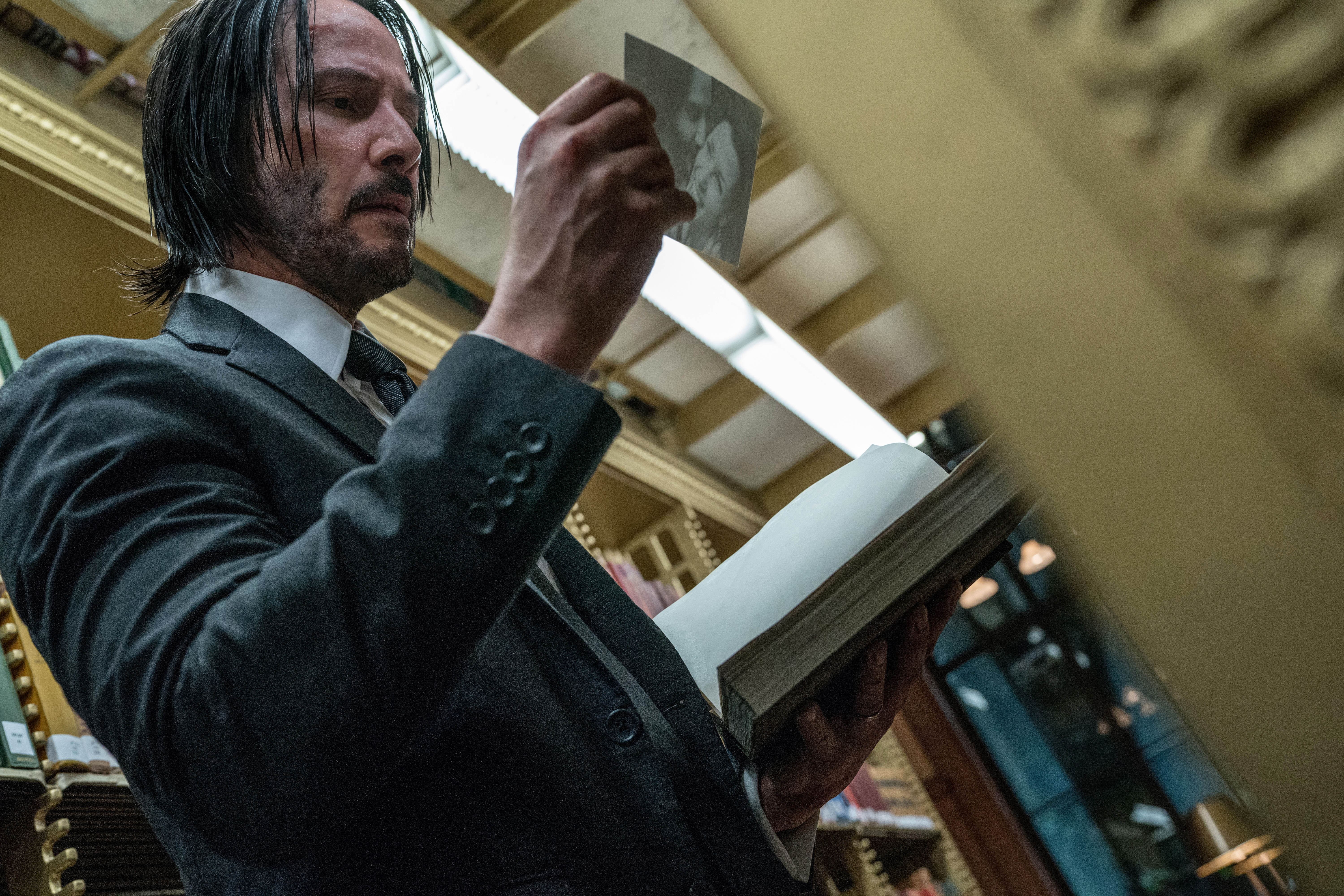 Keanu Reeves And Halle Berry In John Wick 3 Movie Wallpapers