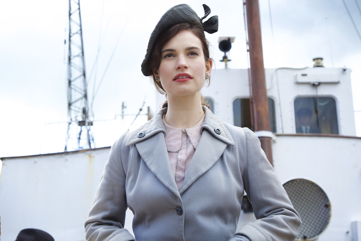 Lily James In The Guernsey Literary And Potato Peel Pie Society Wallpapers