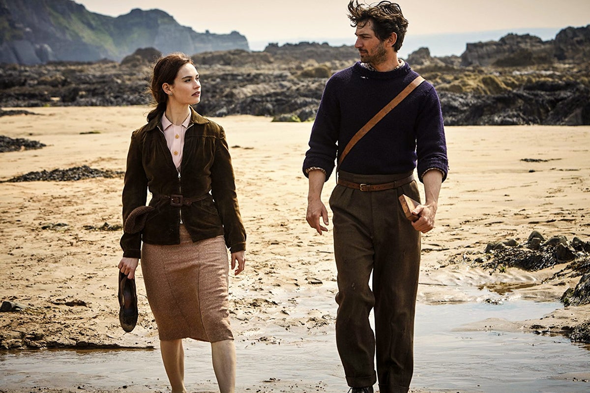 Lily James In The Guernsey Literary And Potato Peel Pie Society Wallpapers