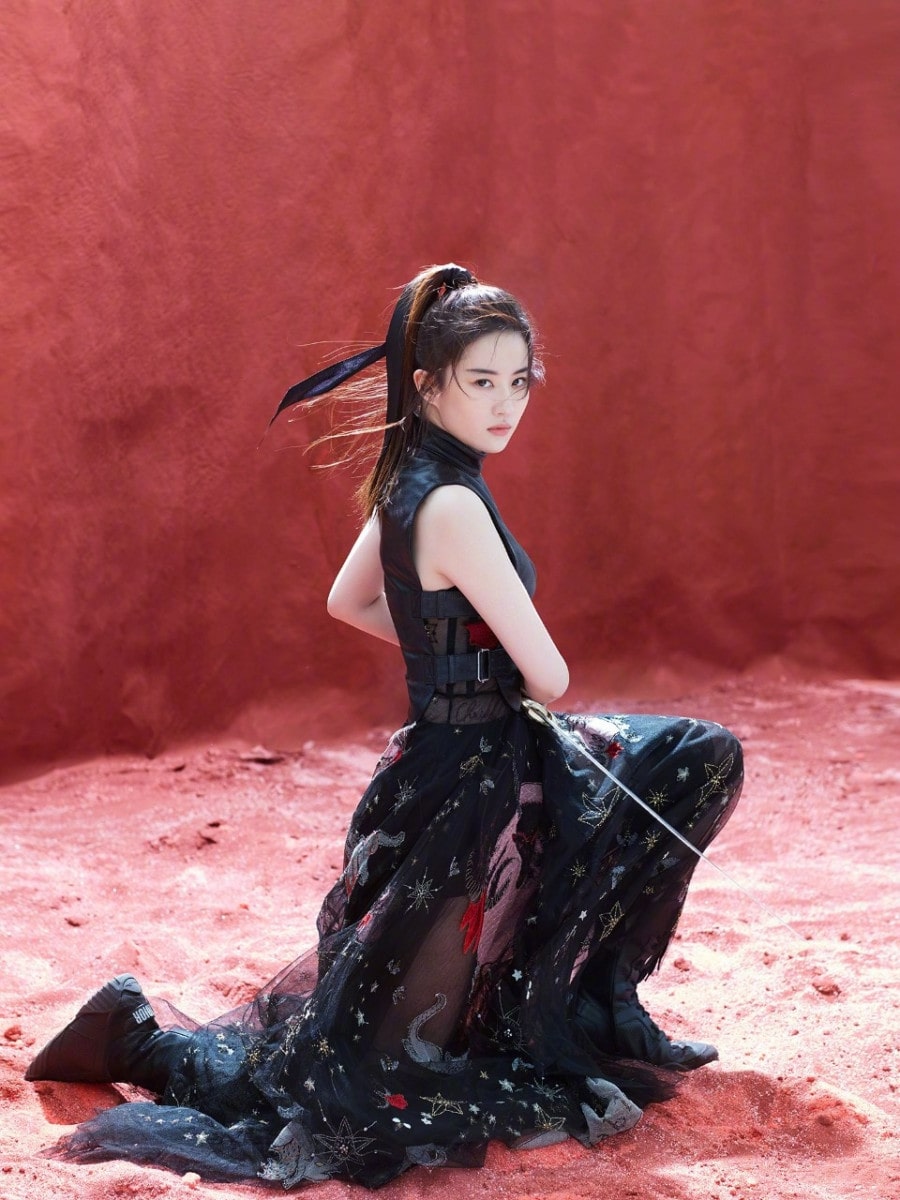 Liu Yifei As Hua Mulan Wallpapers