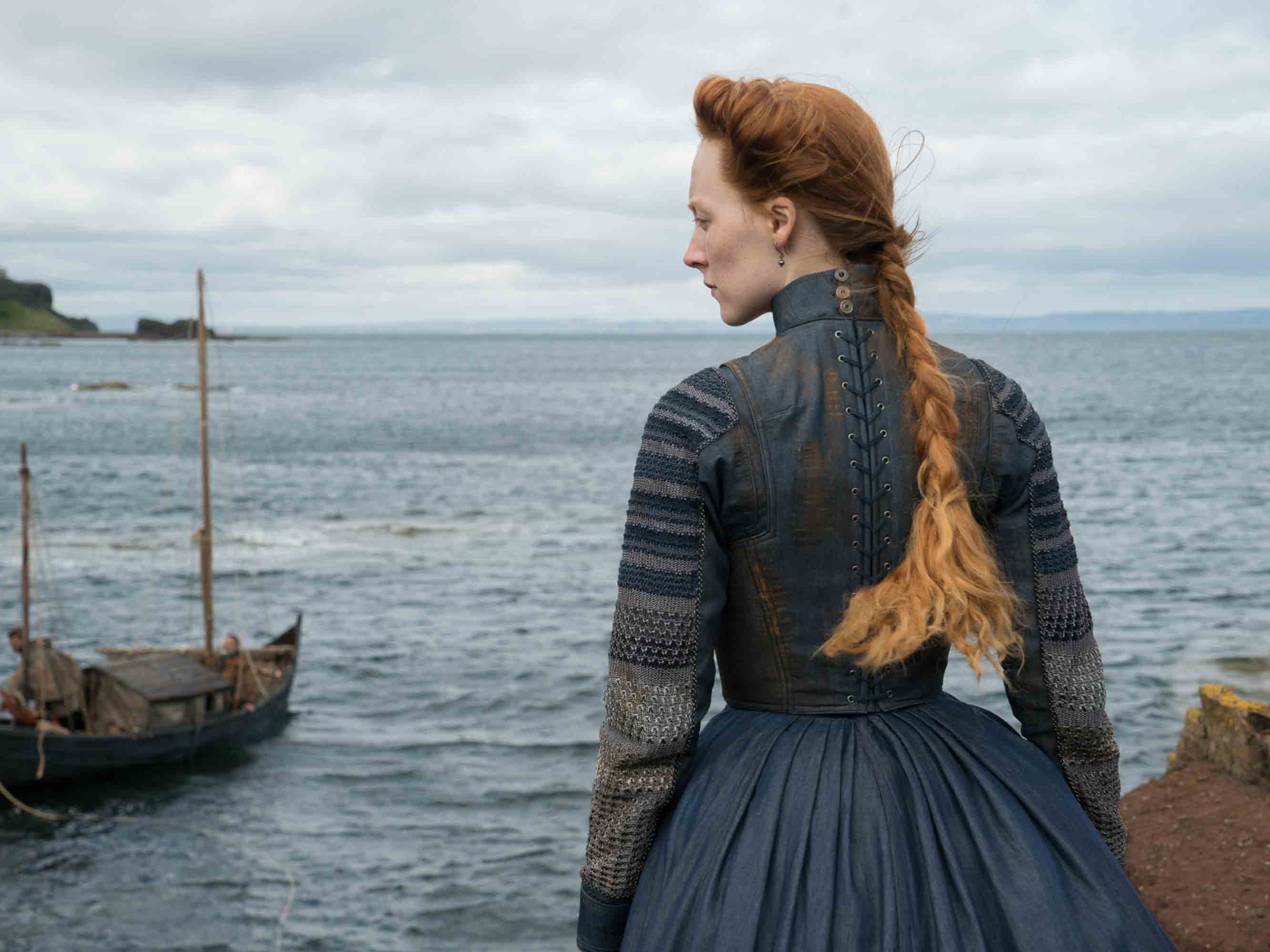 Margot Robbie And Saoirse Ronan In Mary Queen Of Scots 2018 Movie Wallpapers