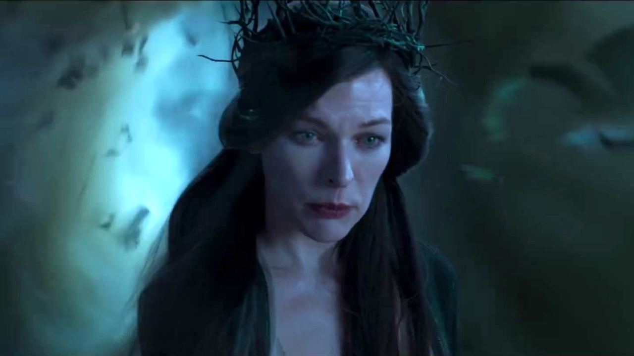 Milla Jovovich As Nimue The Blood Queen In Hellboy 2019 Photo Wallpapers