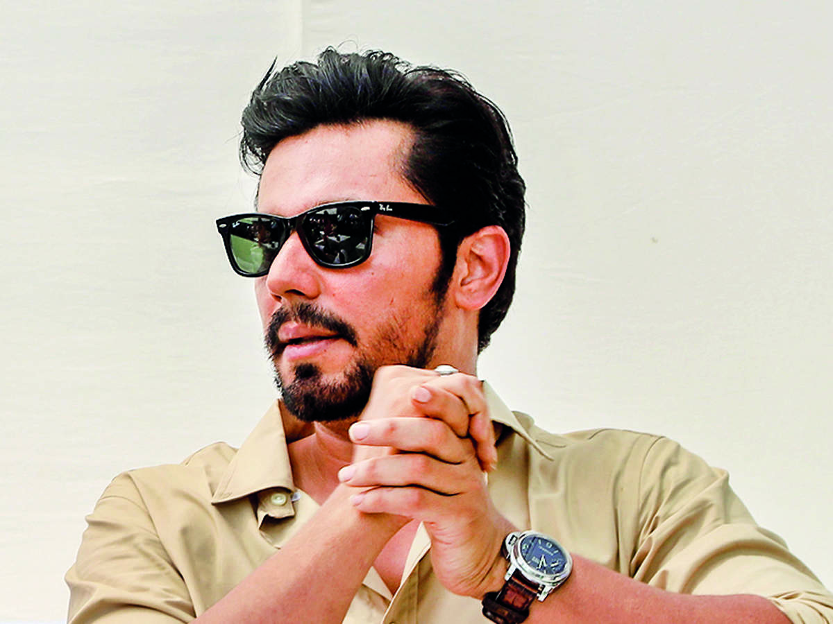 Randeep Hooda Extraction Wallpapers