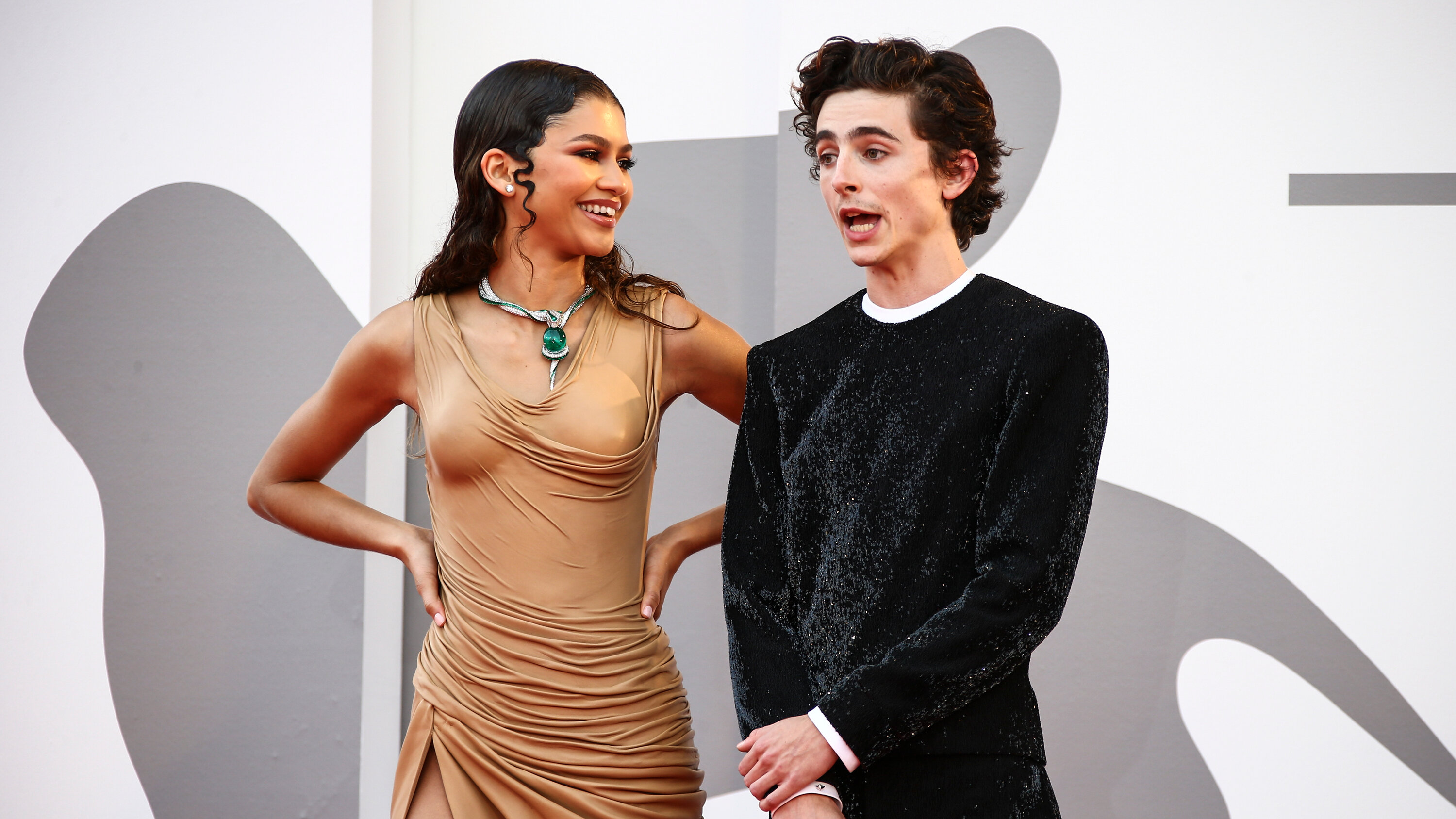 Rebecca Ferguson &Amp; Timothee Chalamet Dune 2020 Wallpapers