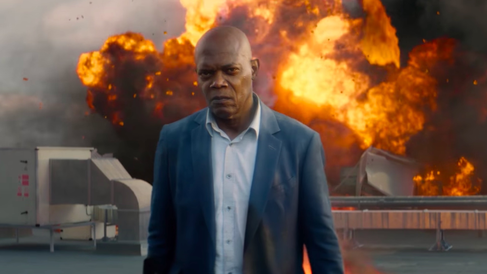 Ryan Reynolds And Samuel L Jackson In The Hitmans Bodyguard Wallpapers