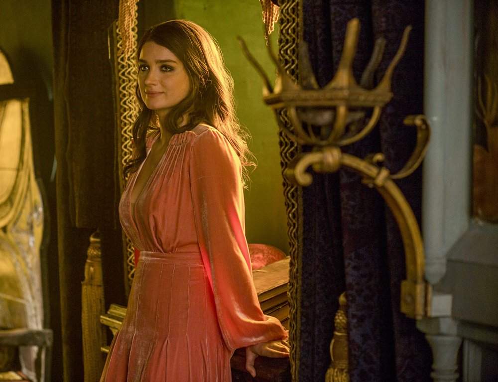 Taron Egerton And Eve Hewson In Robin Hood 2018 Wallpapers