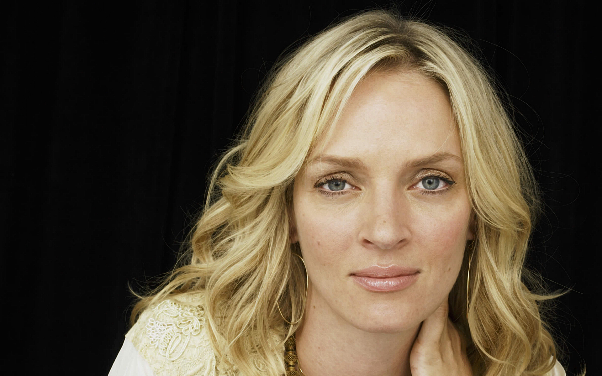 Uma Thurman In The War With Grandpa Wallpapers