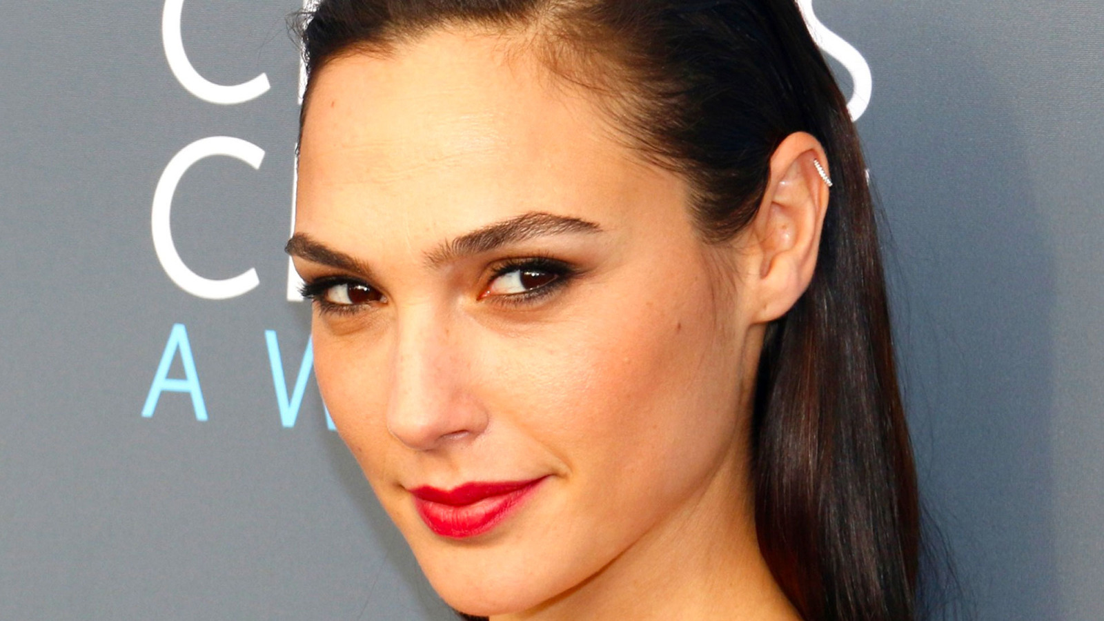 Wonder Woman Gal Gadot Face Wallpapers