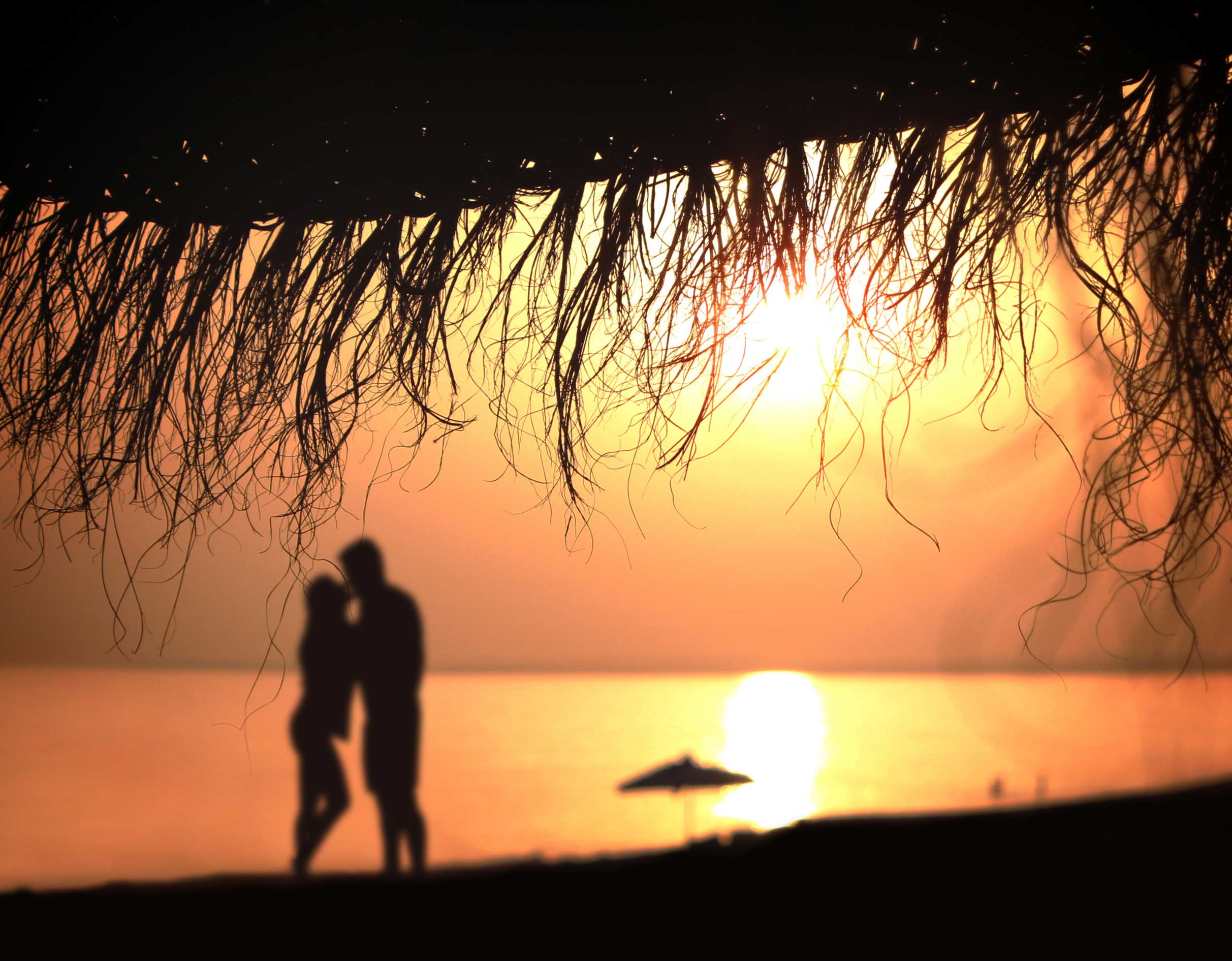 Cute Couple In Sunset Wallpapers Wallpapers