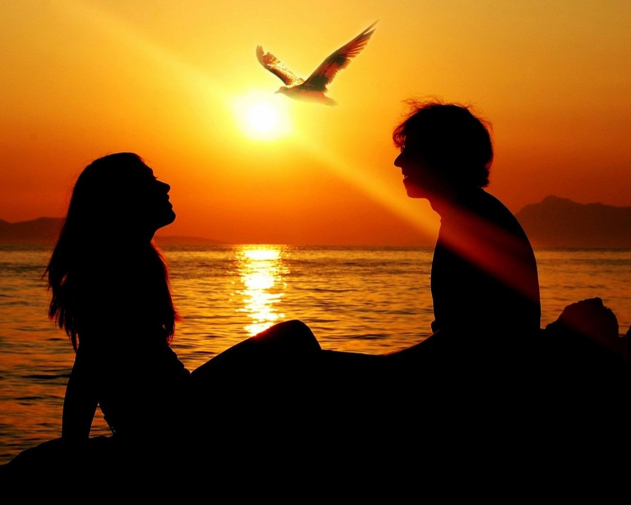 Cute Couple In Sunset Wallpapers Wallpapers