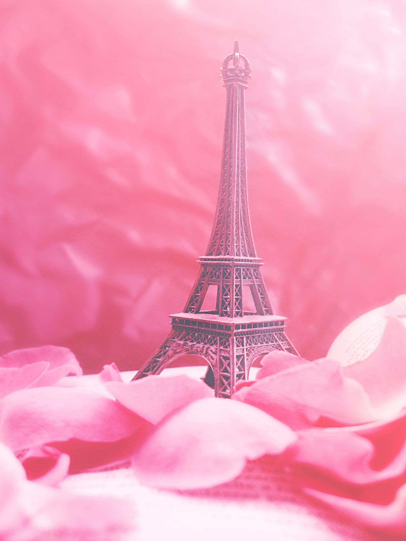 Cute Eiffel Tower Wallpapers