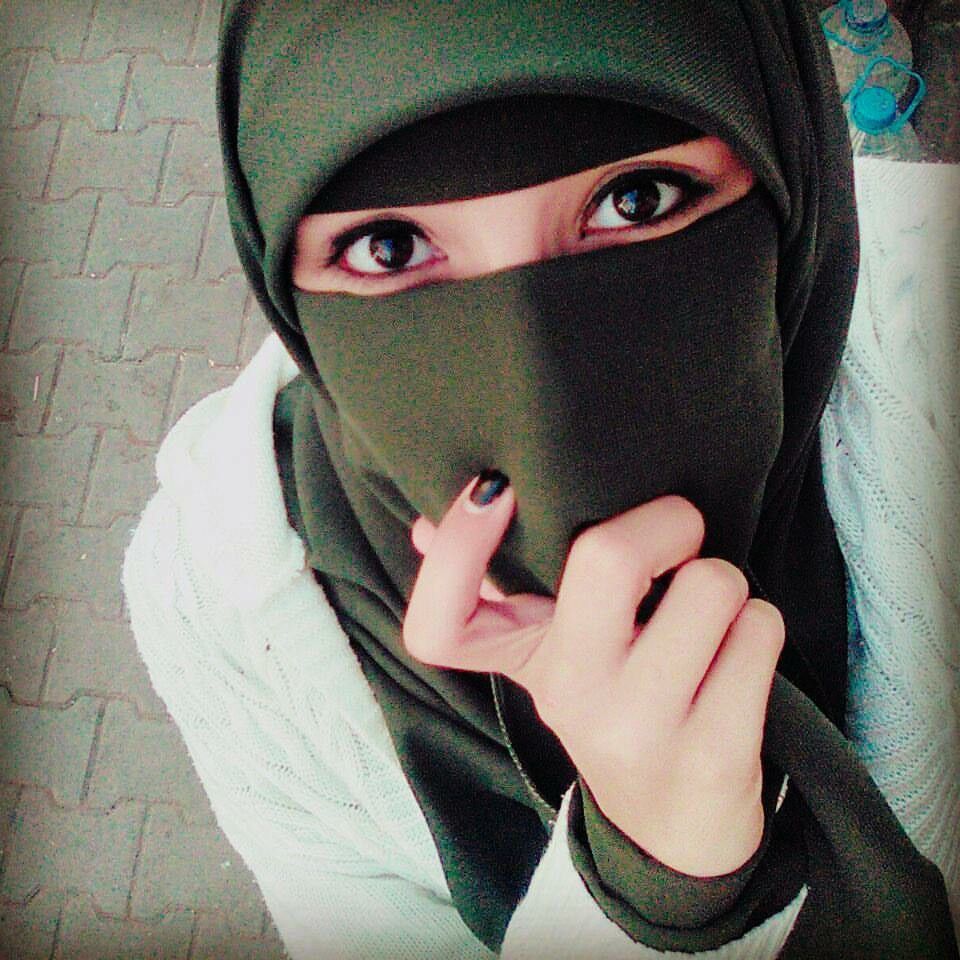 Cute Niqab Wallpapers