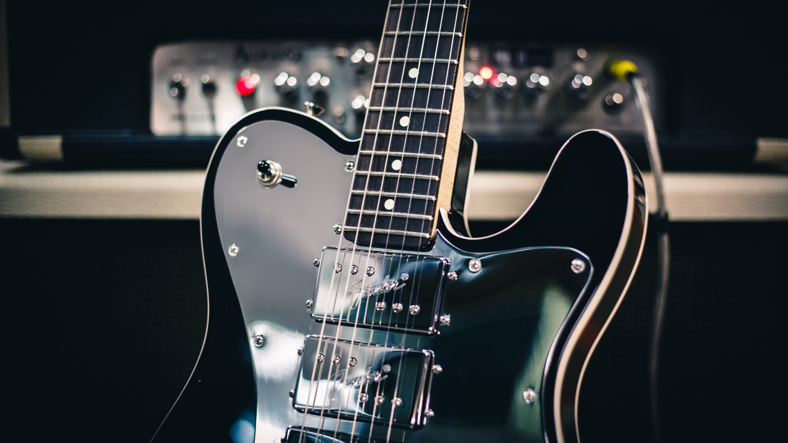 4K Guitar Wallpapers