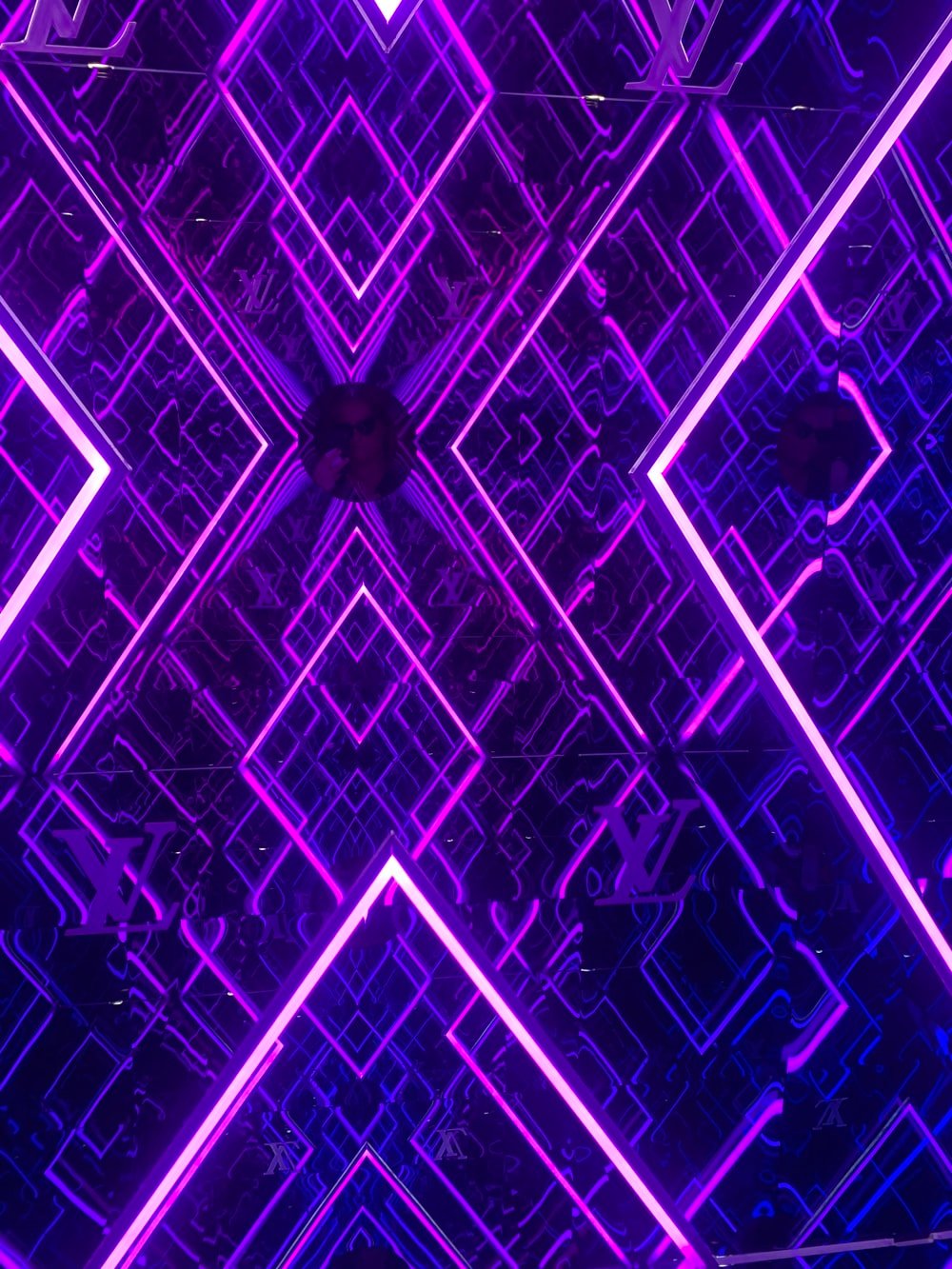 4K Neon Purple Wallpapers