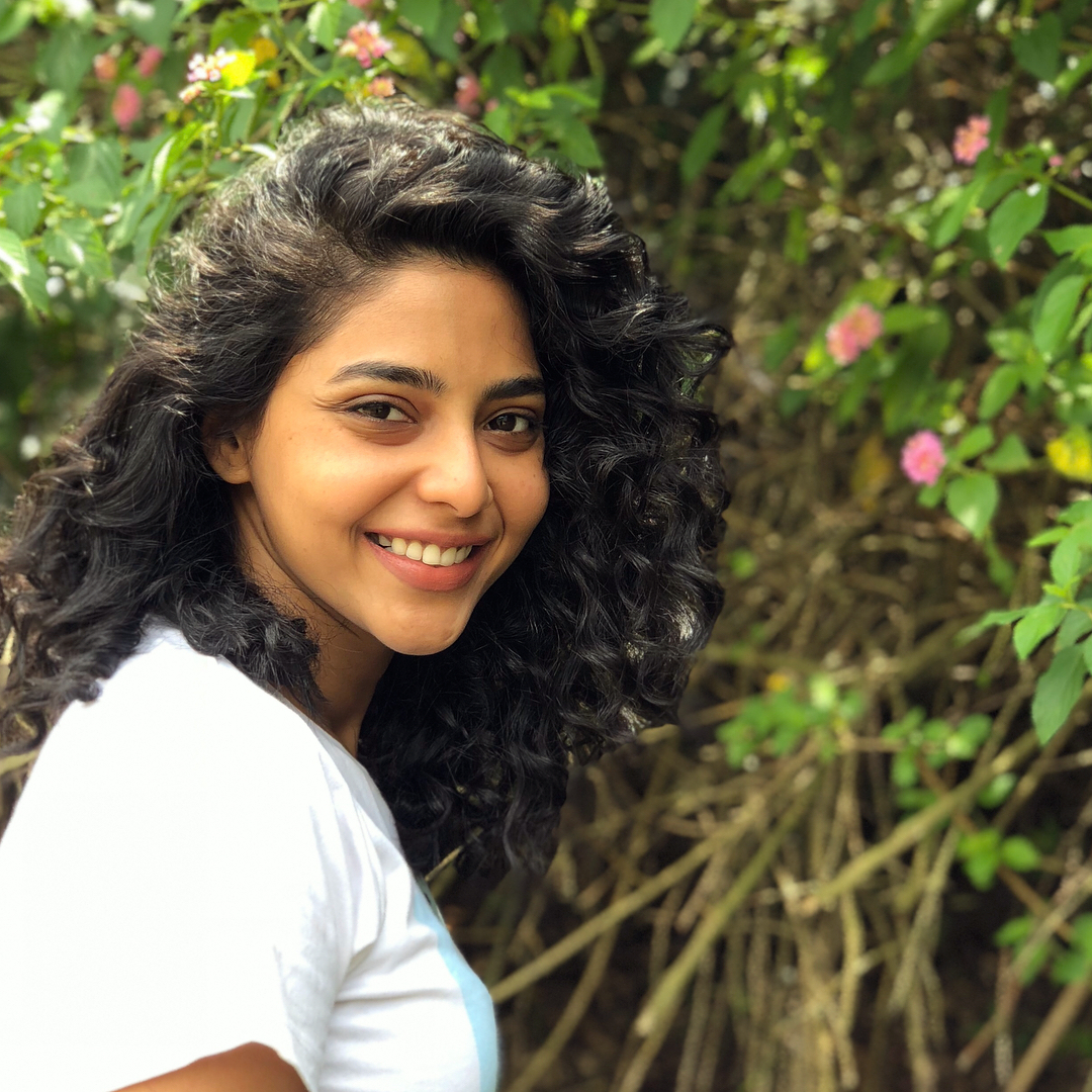 Aishwarya Lekshmi Hot Wallpapers