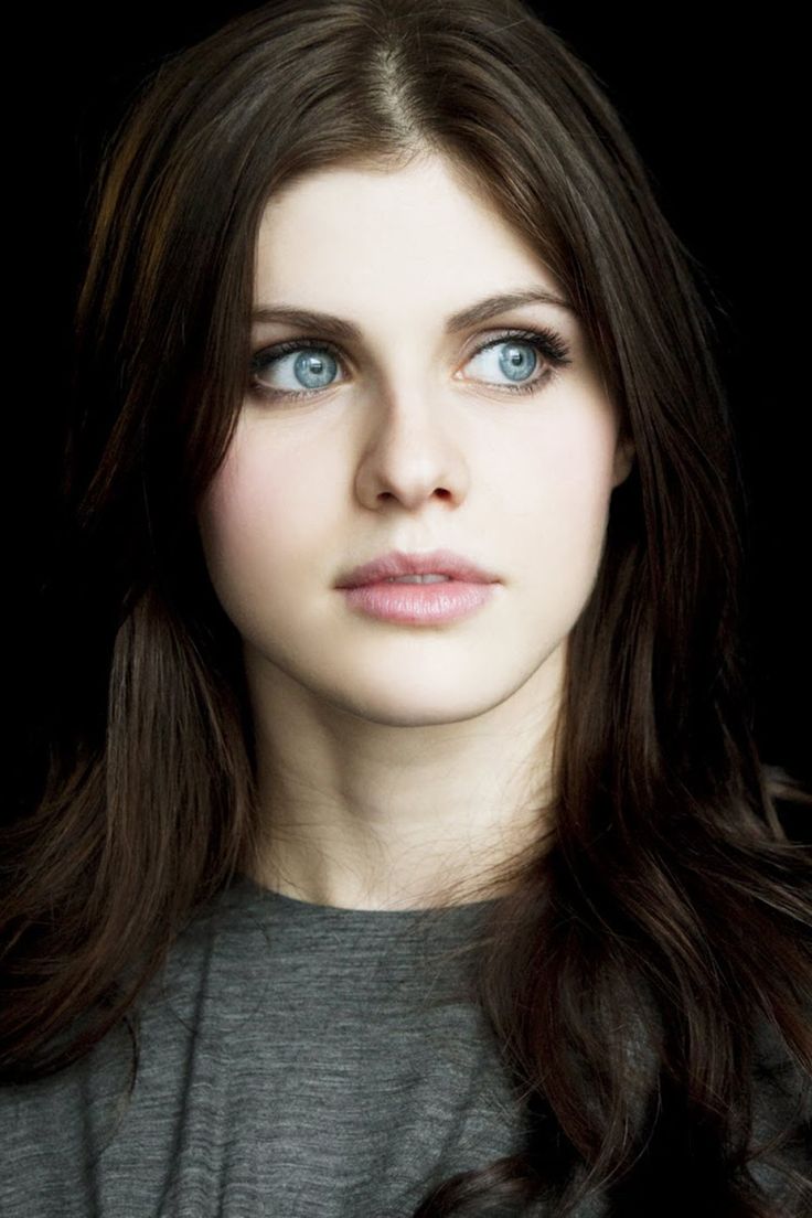 Alexandra Daddario Iphone Wallpapers