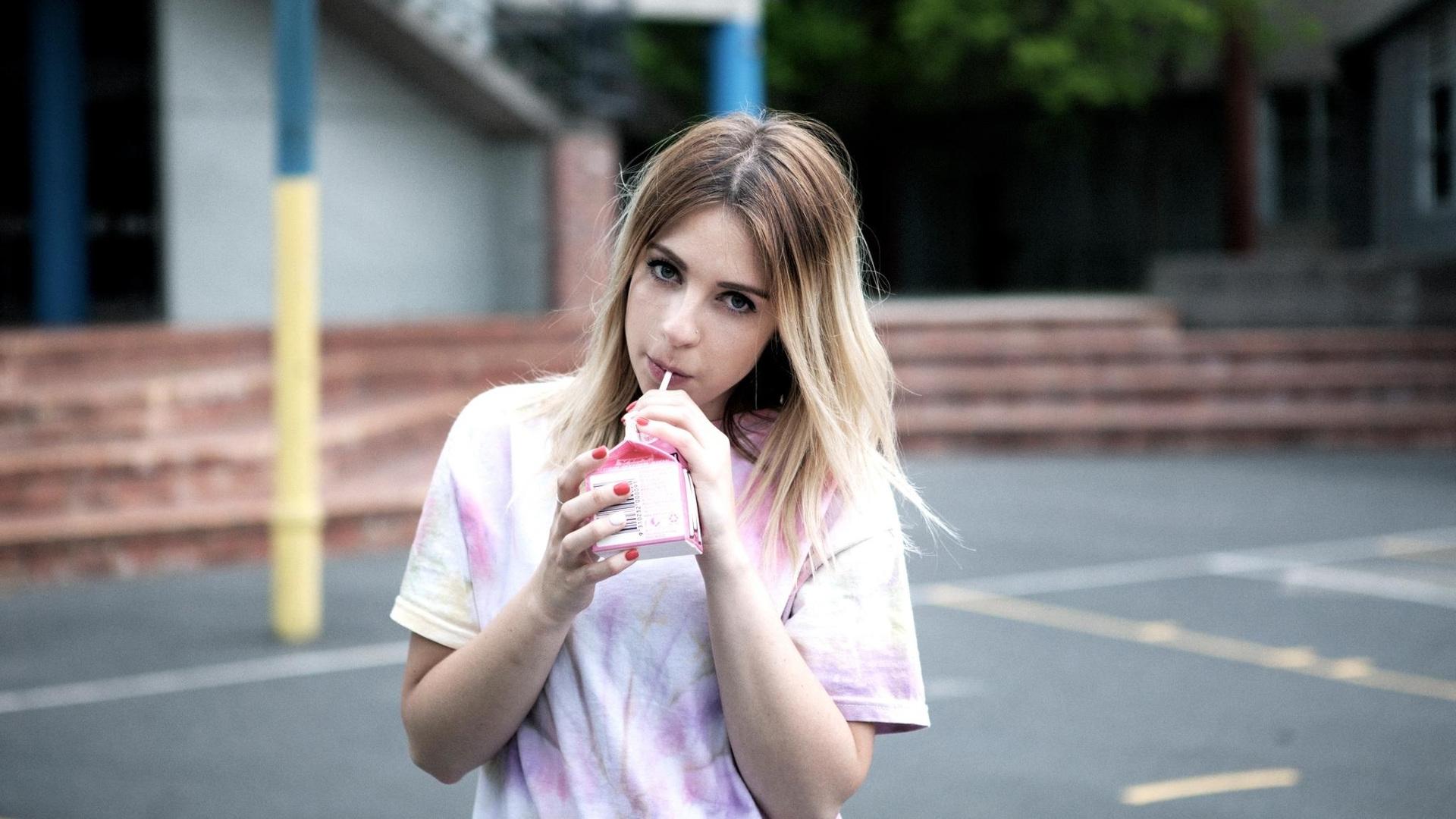 Alison Wonderland Wallpapers