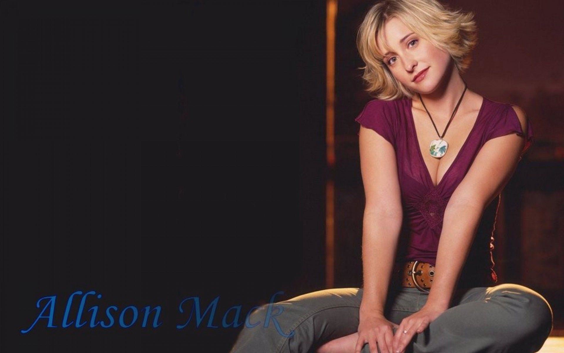 Allison Mack Wallpapers