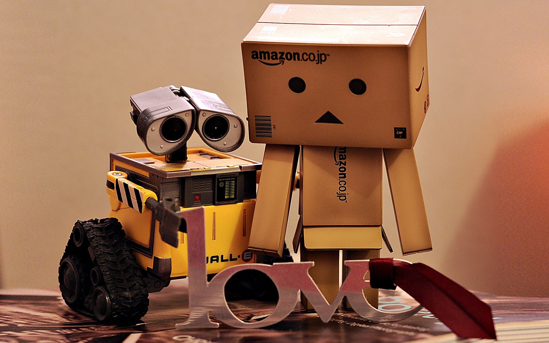 Amazon Box Robot Wallpapers