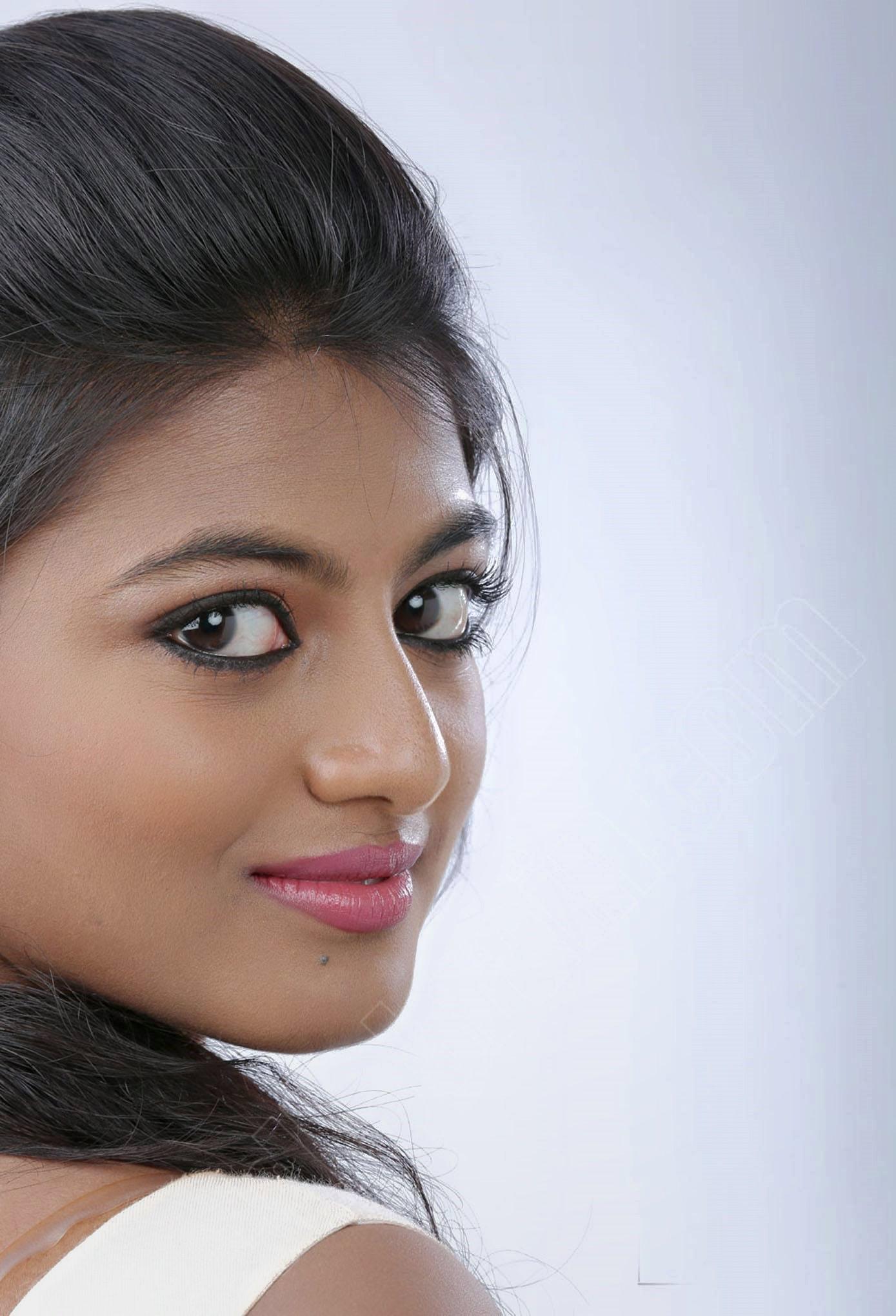 Anandhi Hot Photos Wallpapers