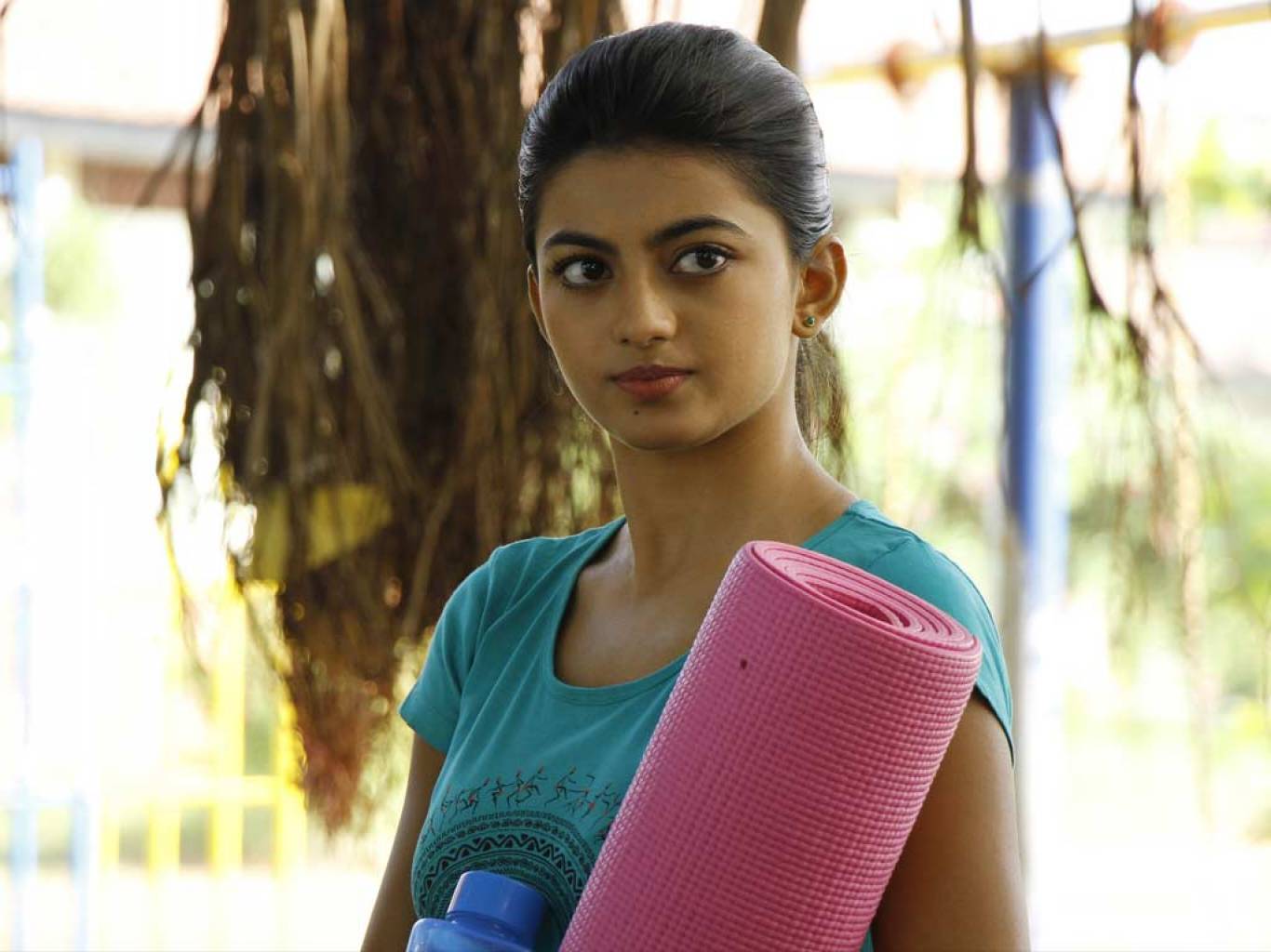 Anandhi Hot Photos Wallpapers