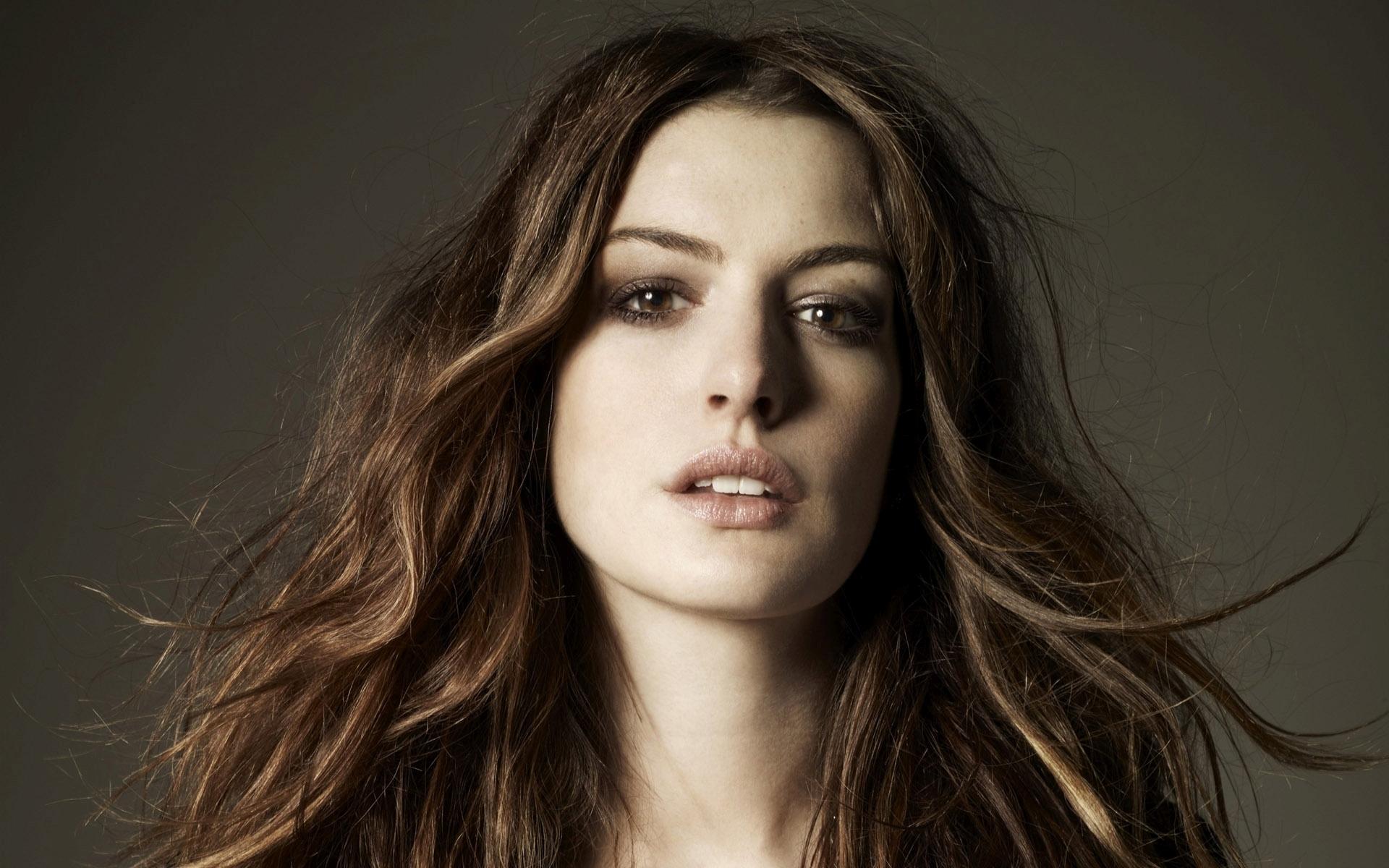 Anne Hathaway Hd Wallpapers