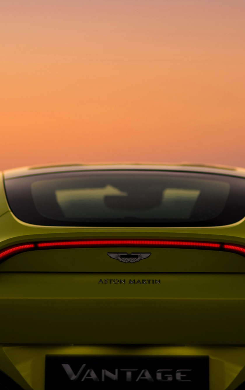 Aston Martin Iphone Wallpapers