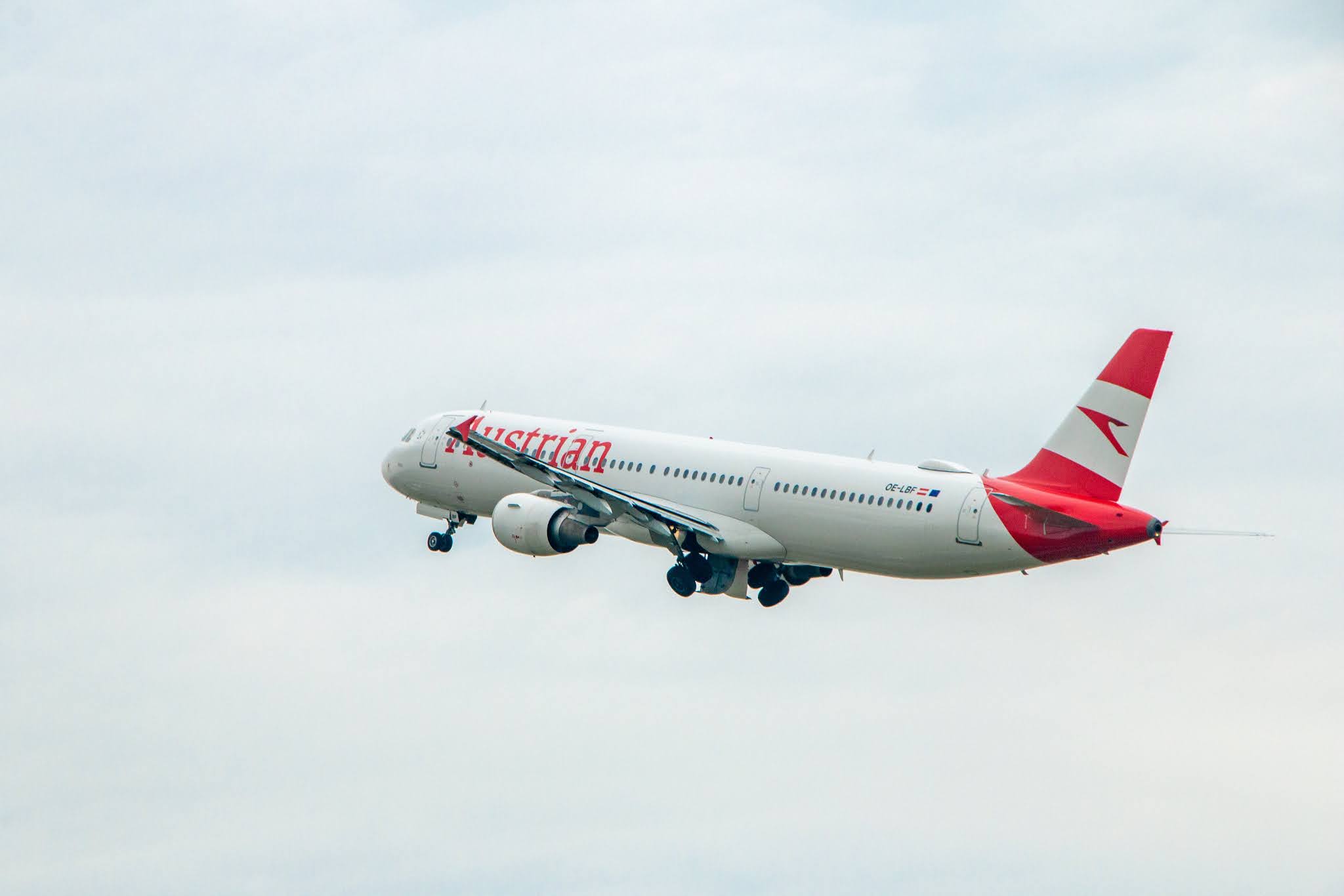 Austrian Airlines Airbus A-330 In Vienna International Airport Hd Wallappaers Wallpapers