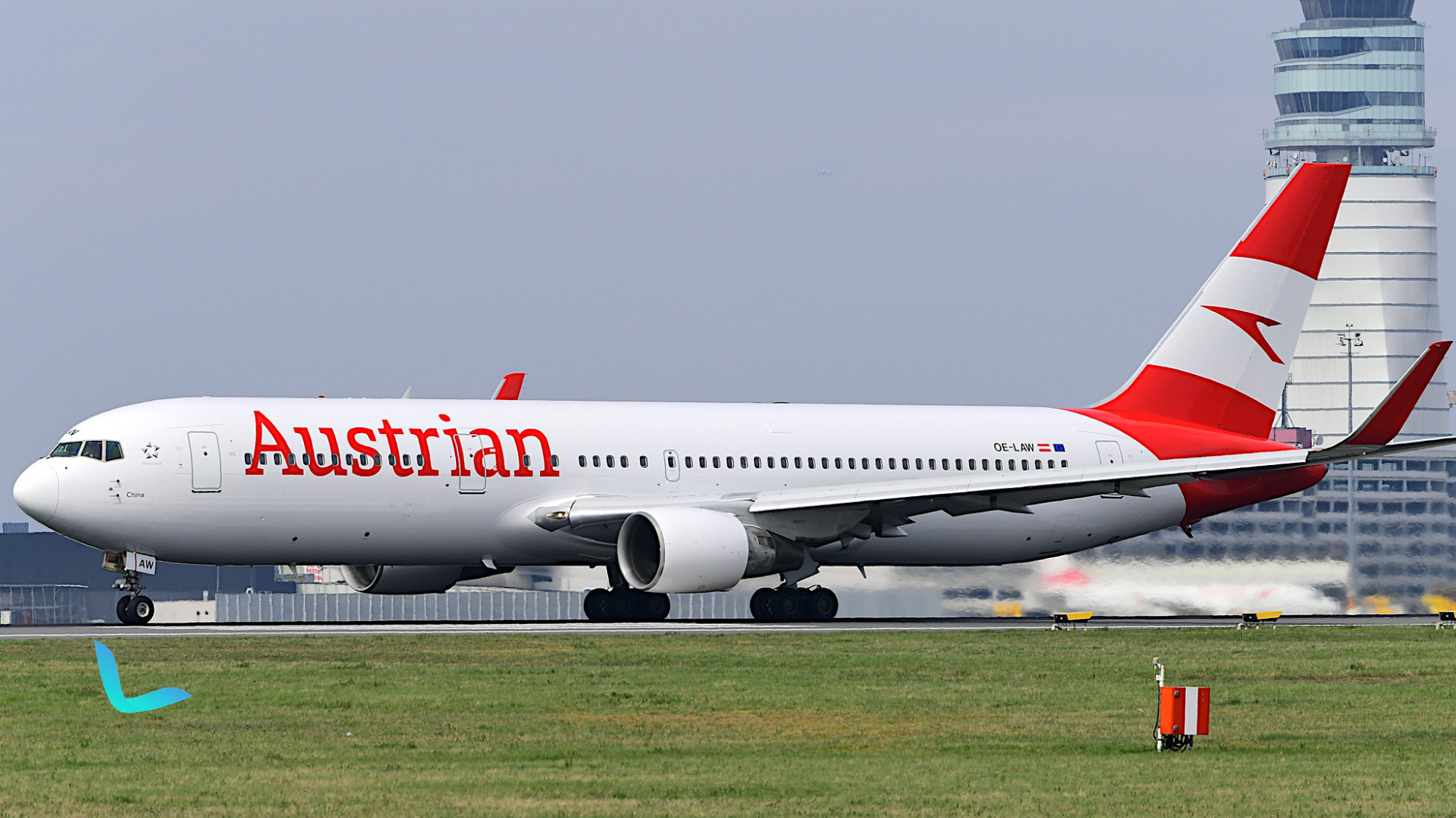 Austrian Airlines Airbus A-330 In Vienna International Airport Hd Wallappaers Wallpapers