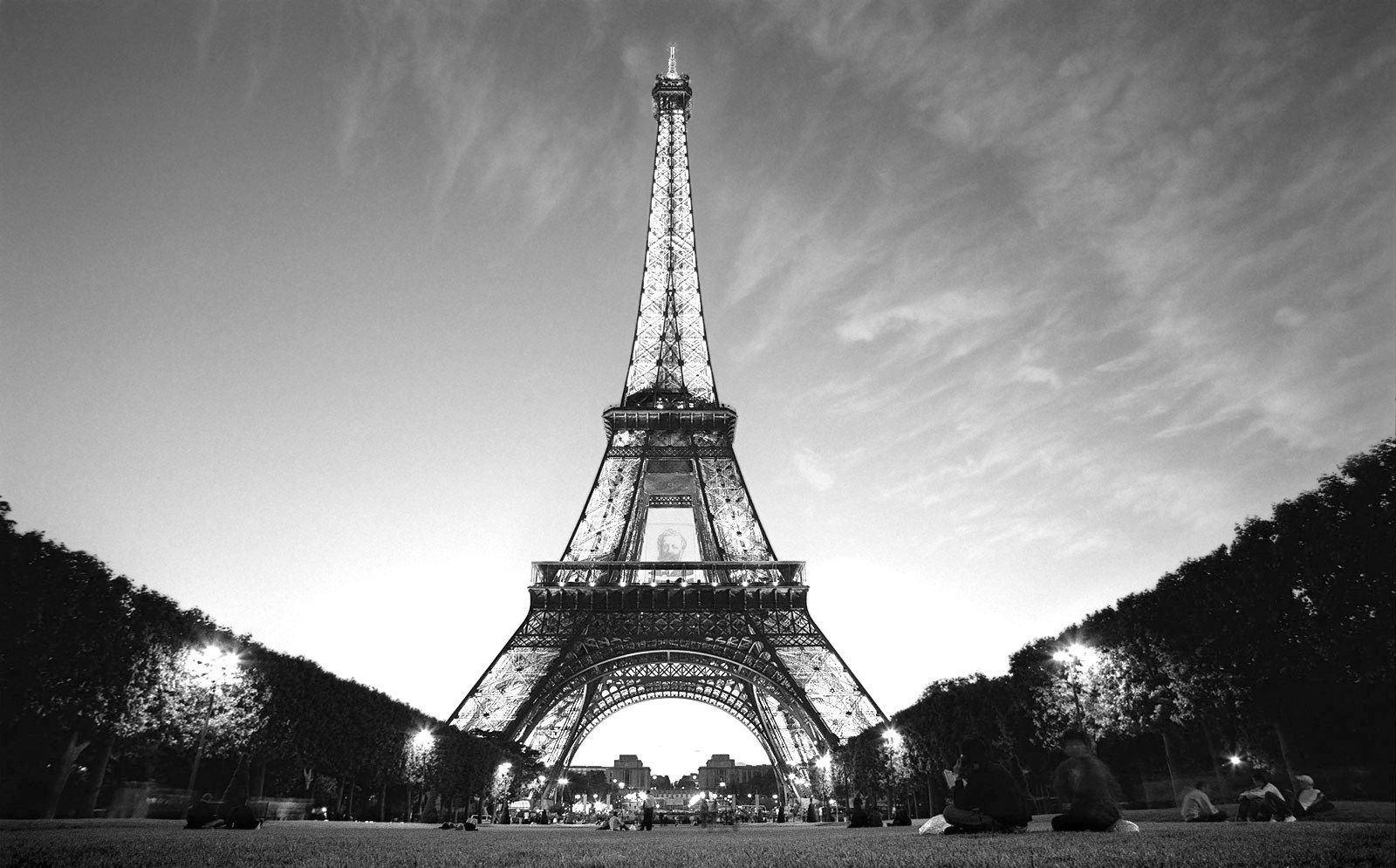 Black And White Eiffel Tower Wallpapers