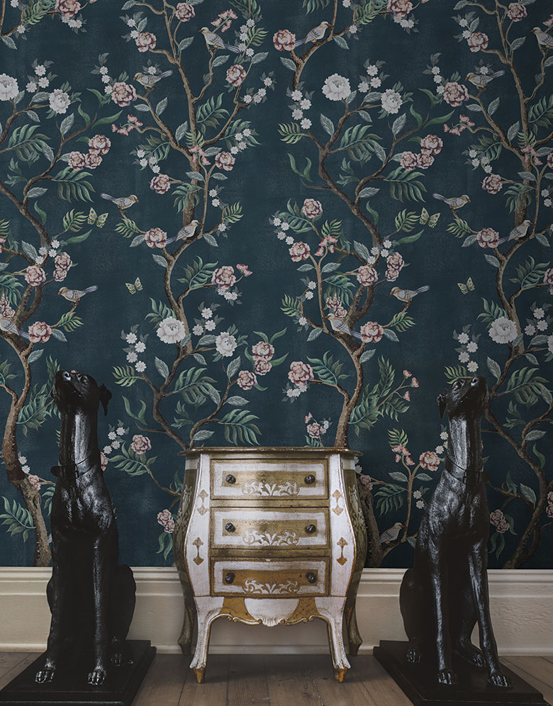 Black Chinoiserie Wallpapers