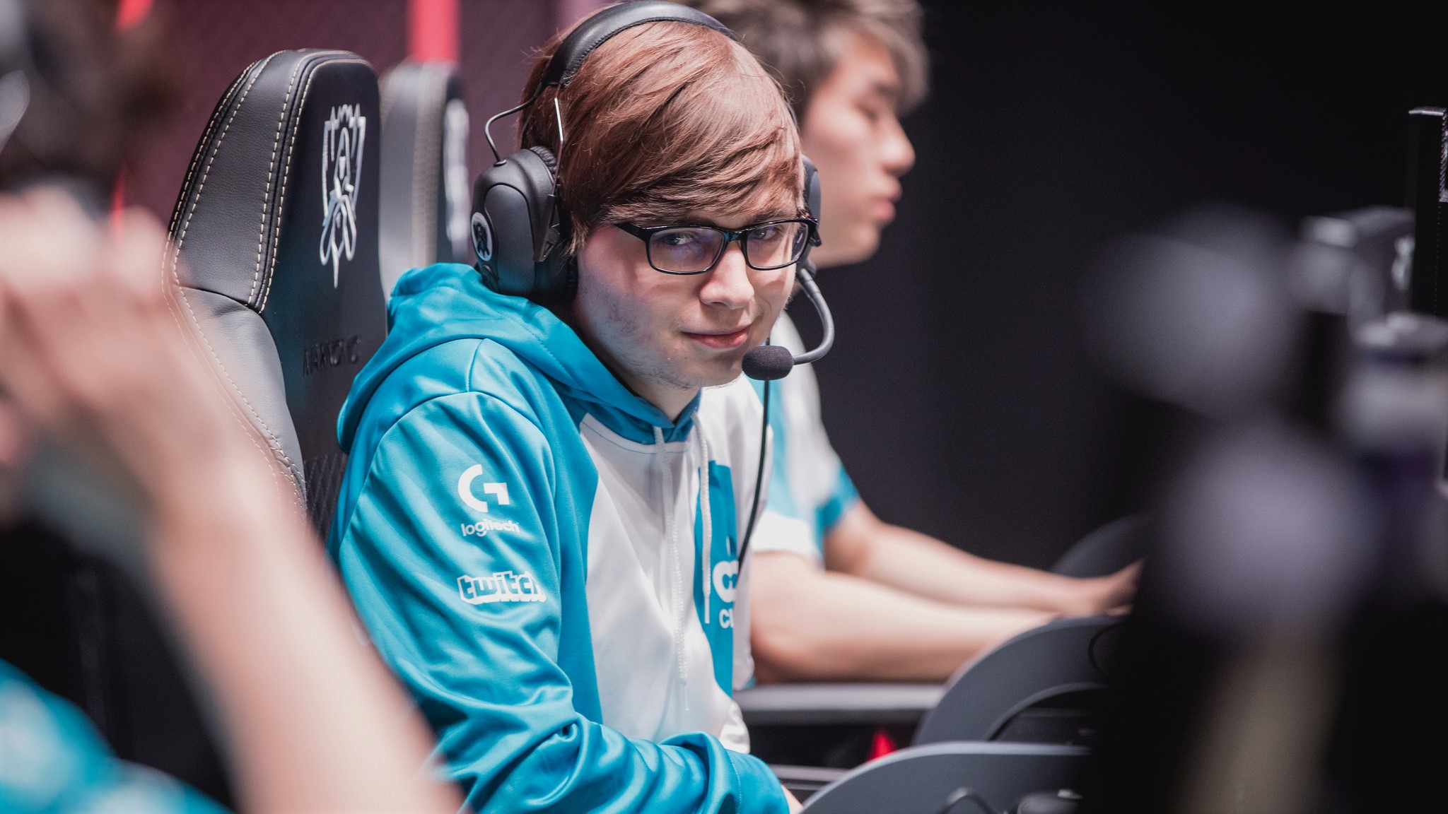 C9 Sneaky Wallpapers