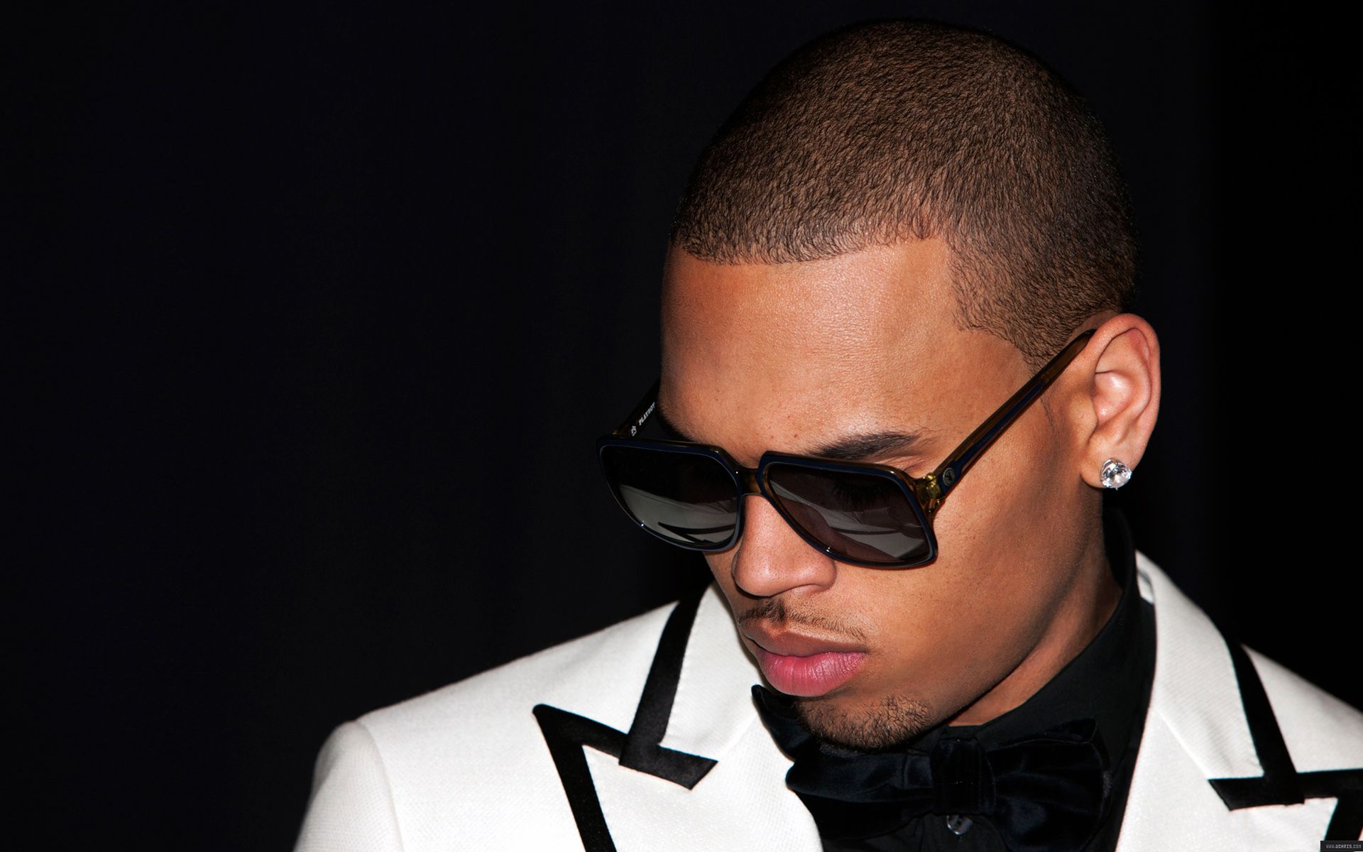 Chris Brown Graffiti Torrent Wallpapers